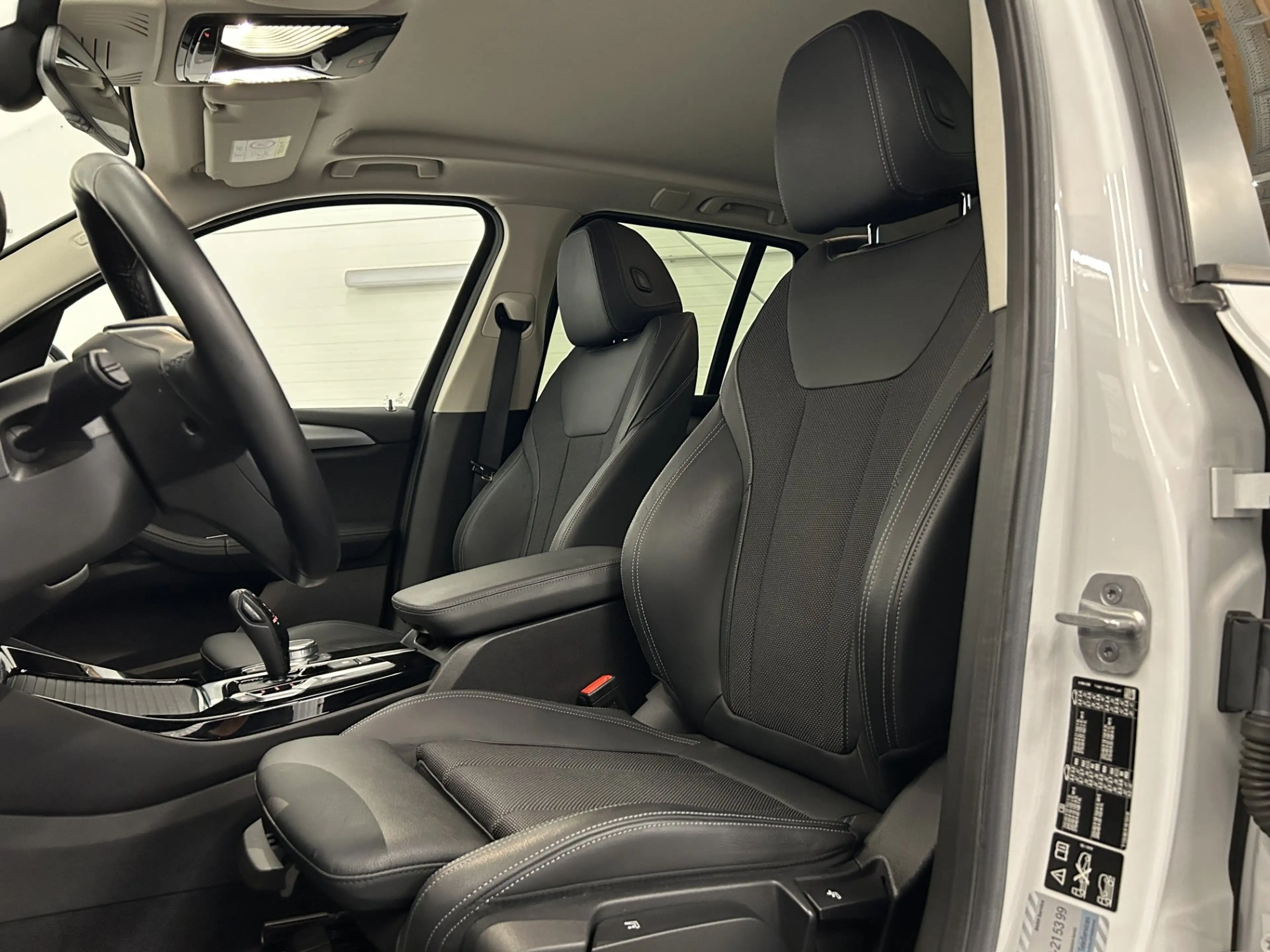 BMW X3 xDrive20d *Modell Advantage* — photo 13