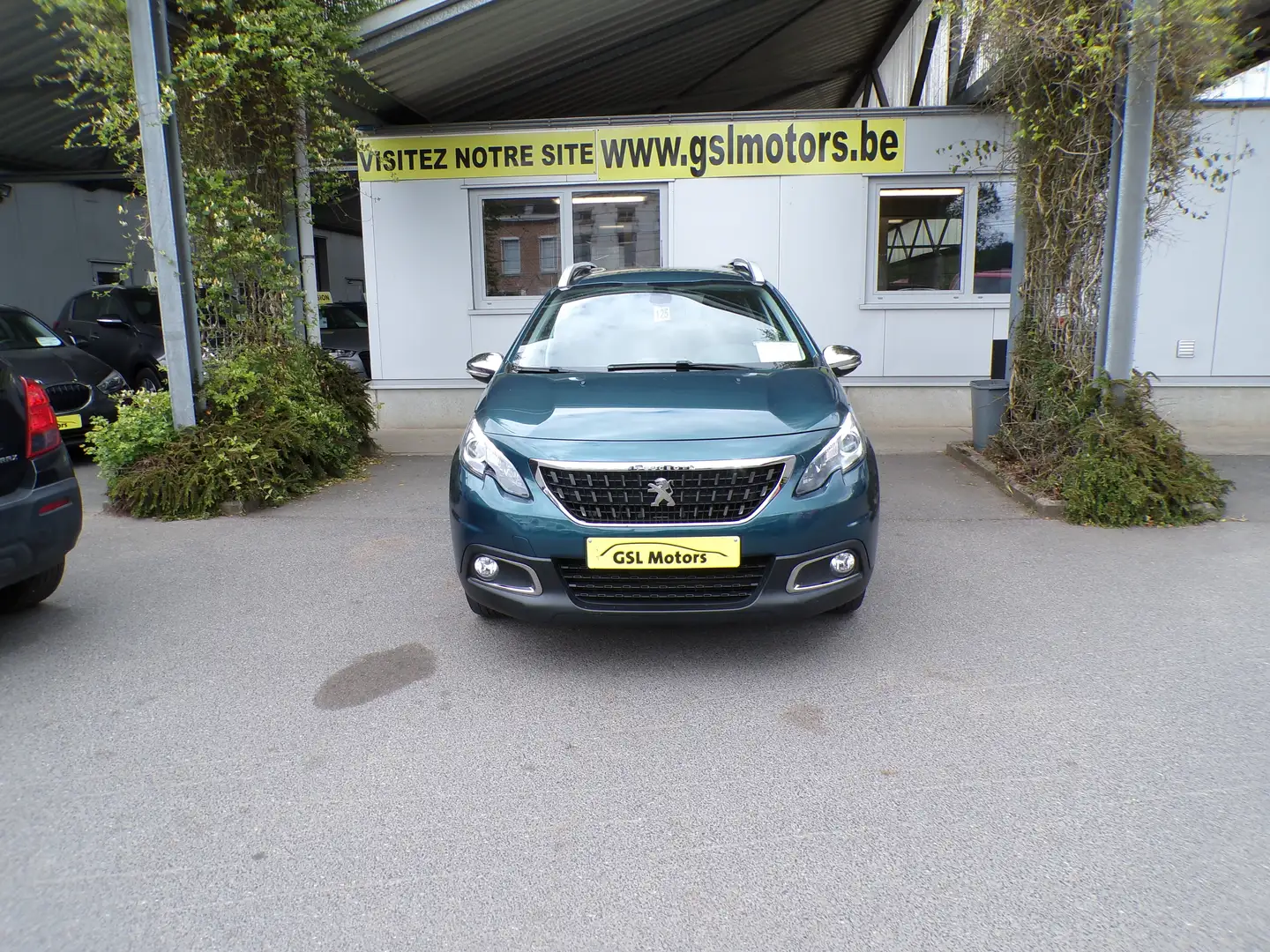Peugeot 2008 1.2i 82cv vert 02/19 76117km, Airco GPS Cruise USB Zöld - 2