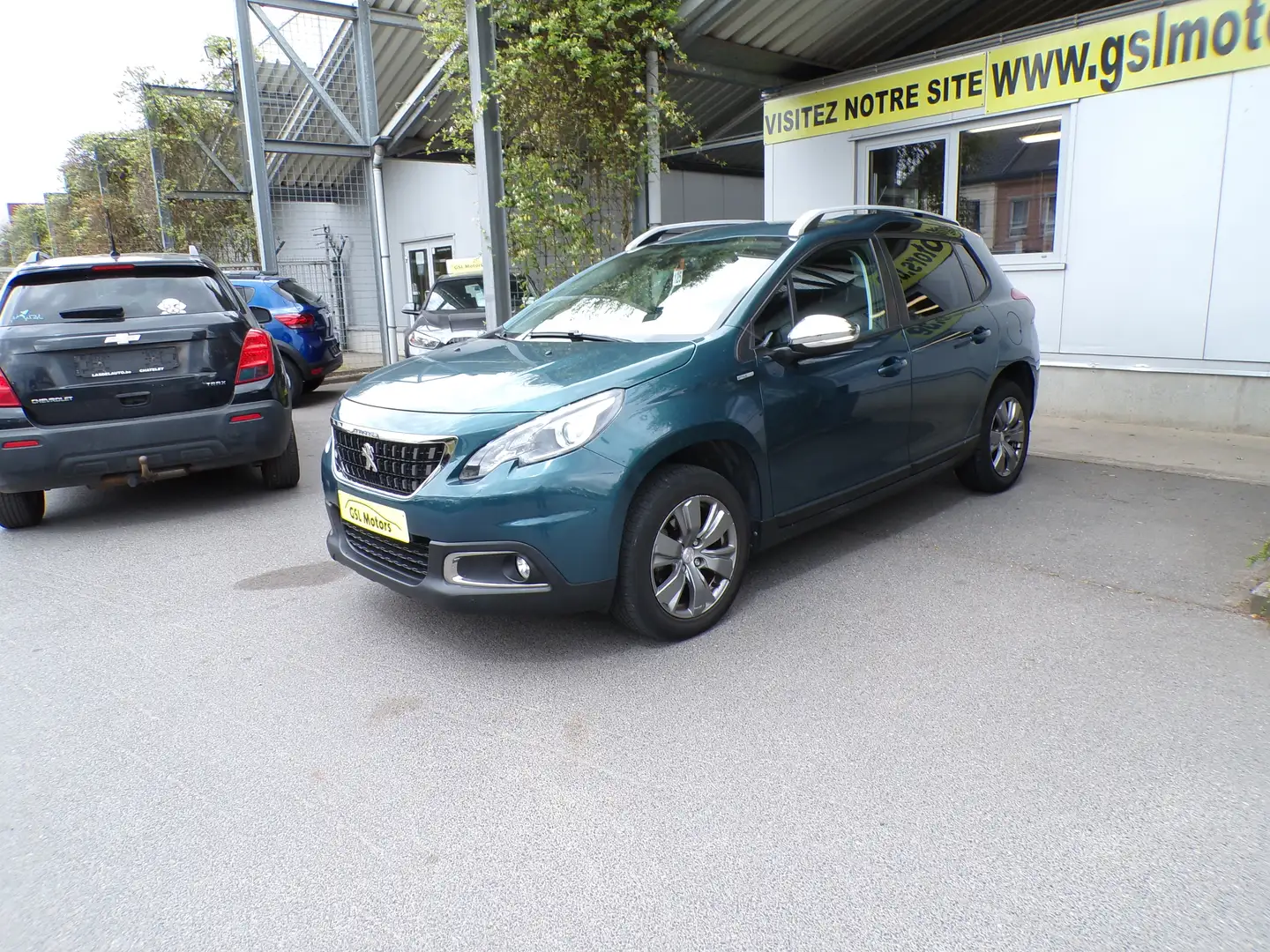 Peugeot 2008 1.2i 82cv vert 02/19 76117km, Airco GPS Cruise USB Zöld - 1
