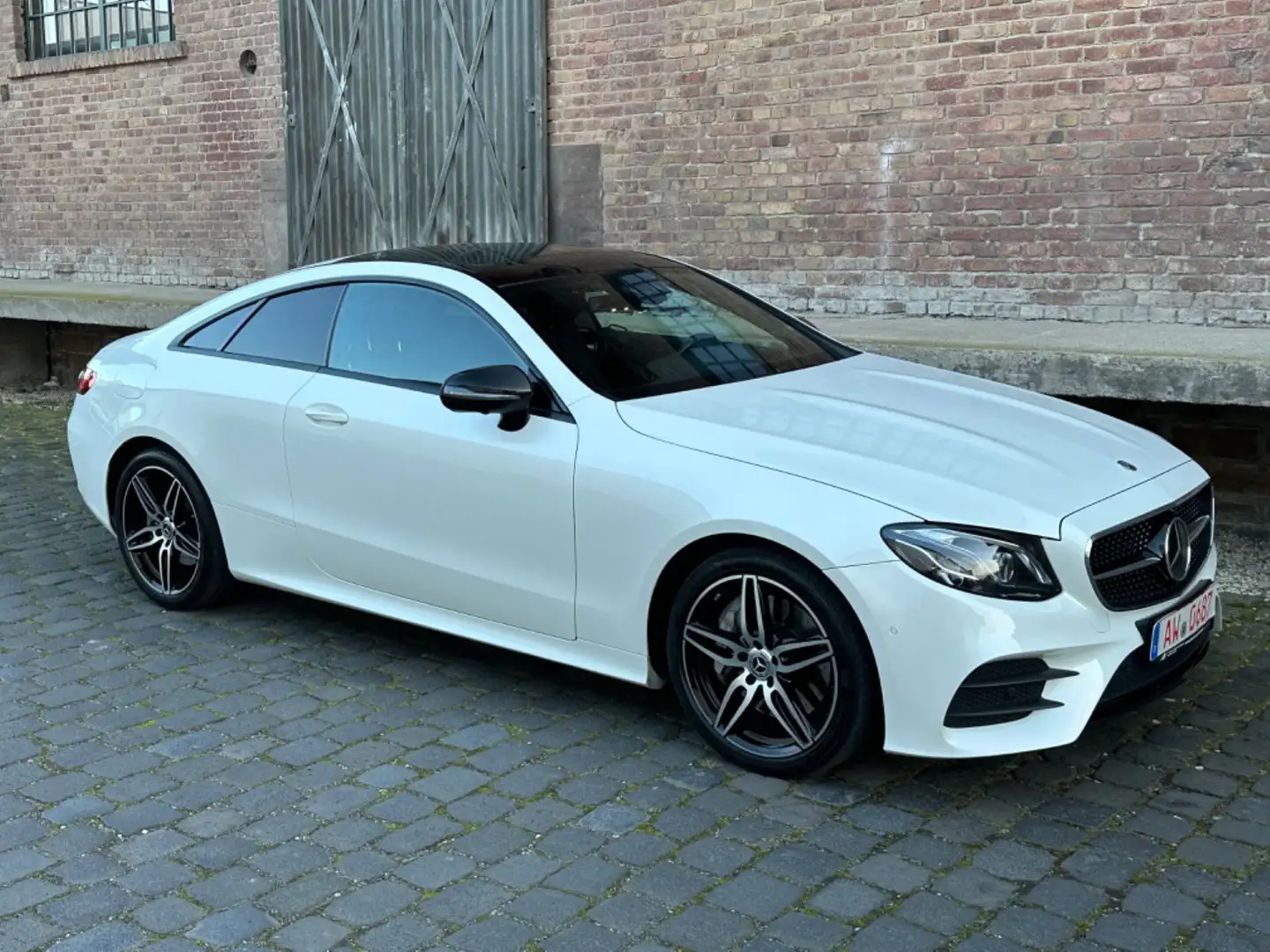 Mercedes-Benz E 400 d Coupe AMG Distronic LED Airmatic Head Up Білий - 2