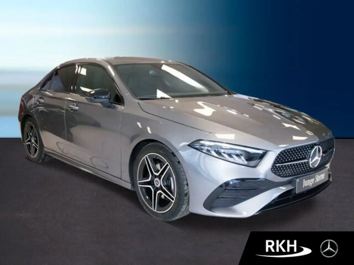 Mercedes-Benz A 200 A 200 Lim. AMG Line Night/360°/Navi/Totw./LED Šedá - 2