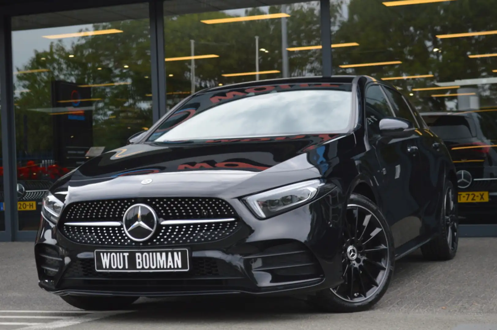 Mercedes-Benz A 250 e AMG Led Distronic Head-Up Camera 360 Night Keyle Schwarz - 1