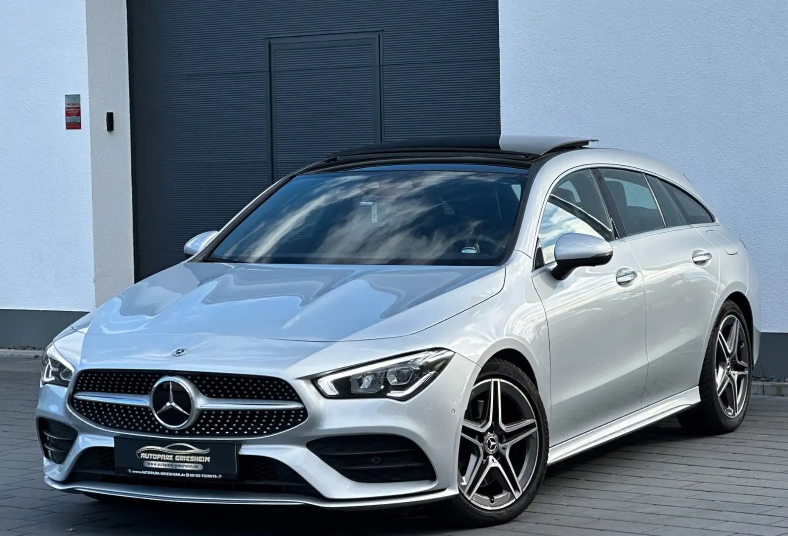 Mercedes-Benz CLA 250 *AMG*Wide*PANO*360°MEMORY* Silber - 1