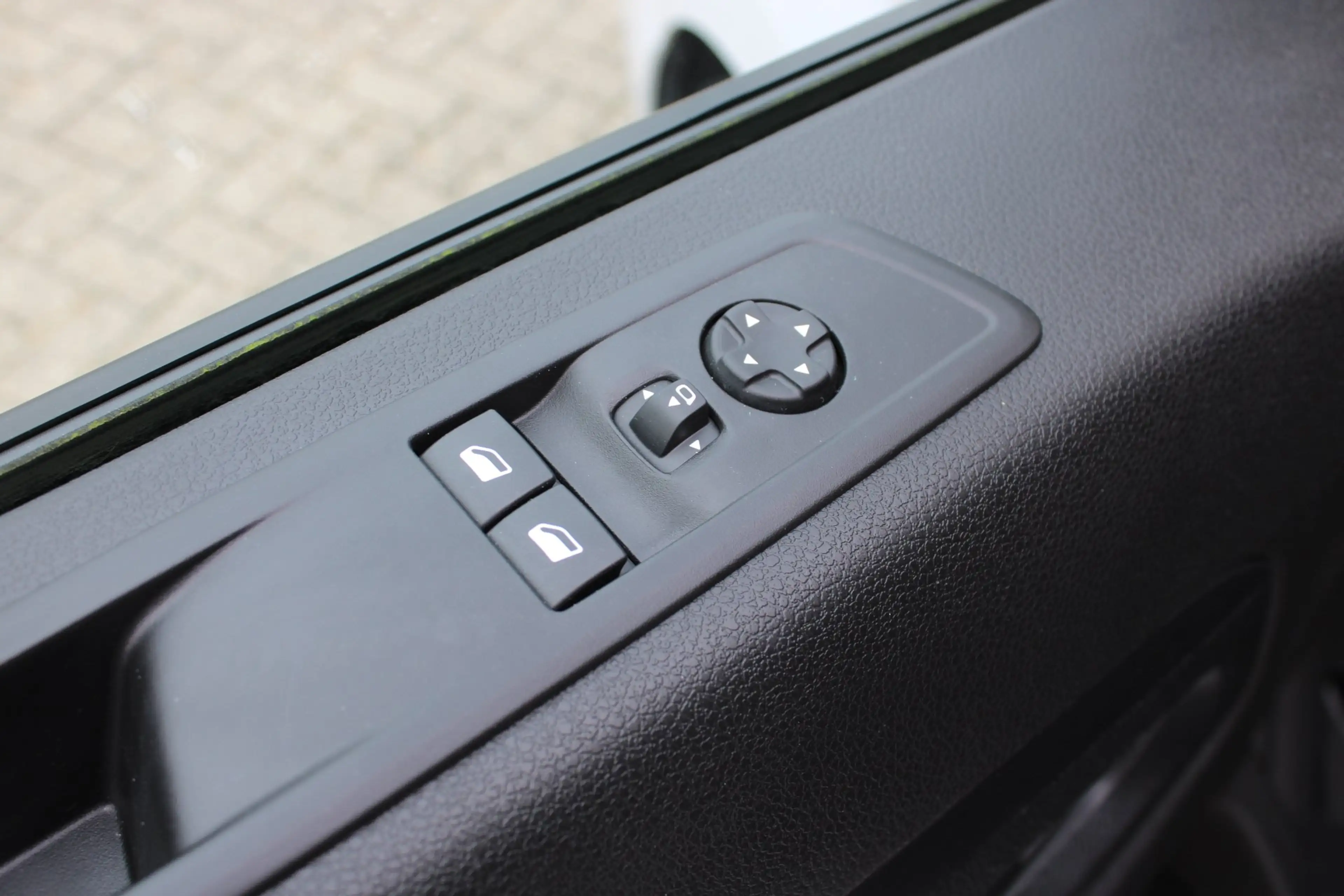 Fiat Scudo e-Scudo L3 75 kWh | 12V aansluiting in de laadrui — photo 13