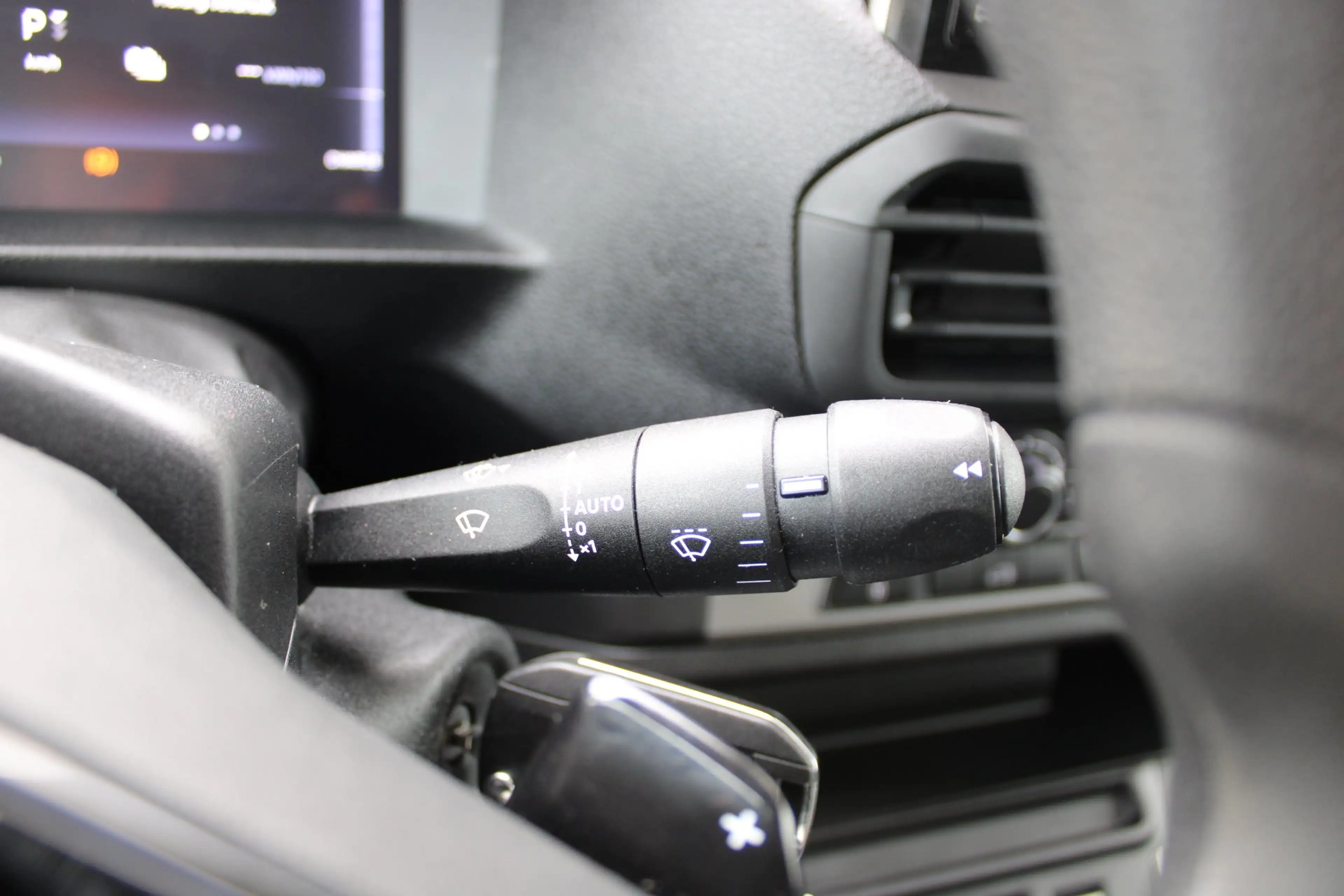 Fiat Scudo e-Scudo L3 75 kWh | 12V aansluiting in de laadrui — photo 20
