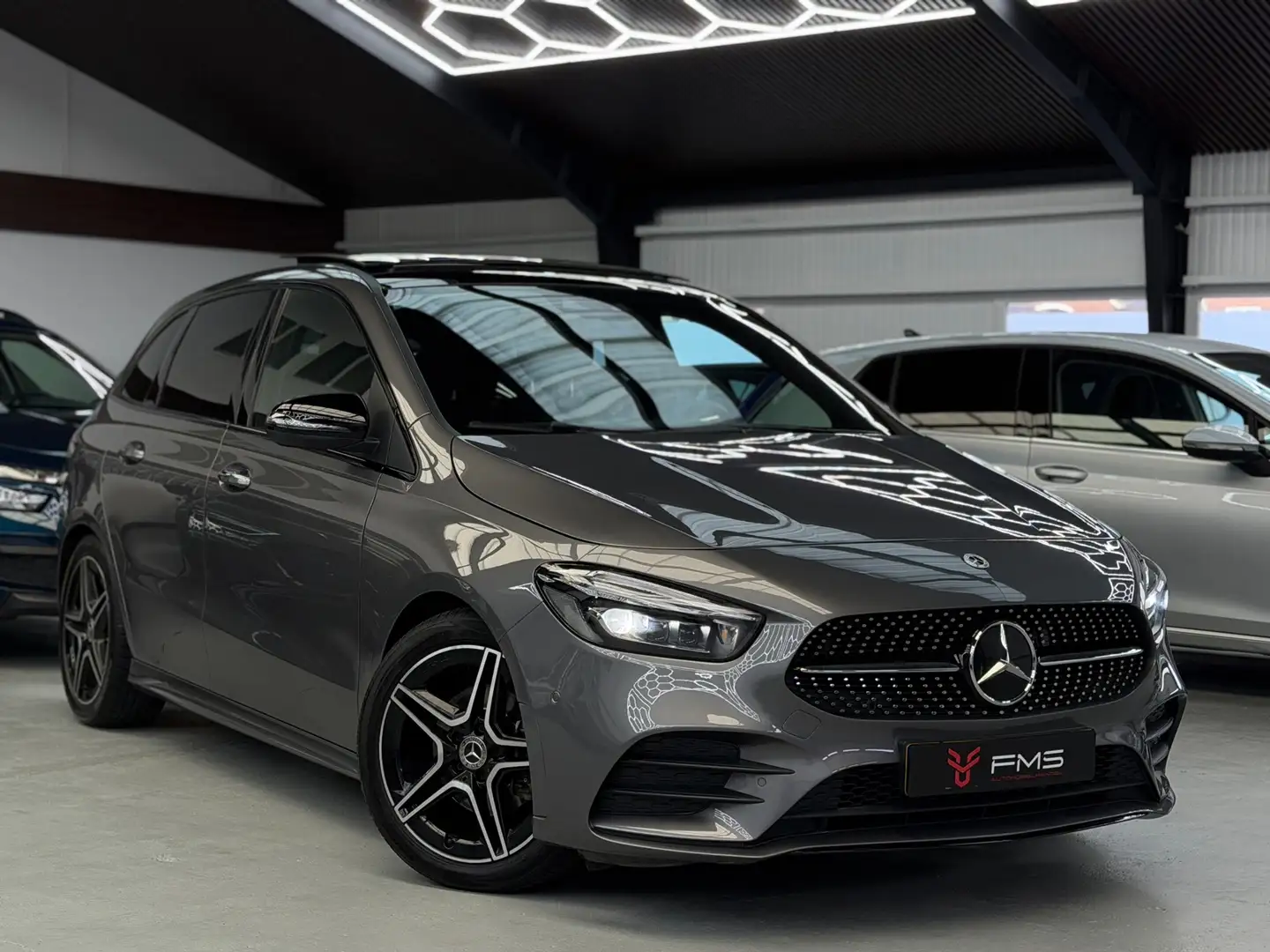Mercedes-Benz B 200 B200 AMG Line Premium Plus Gris - 1