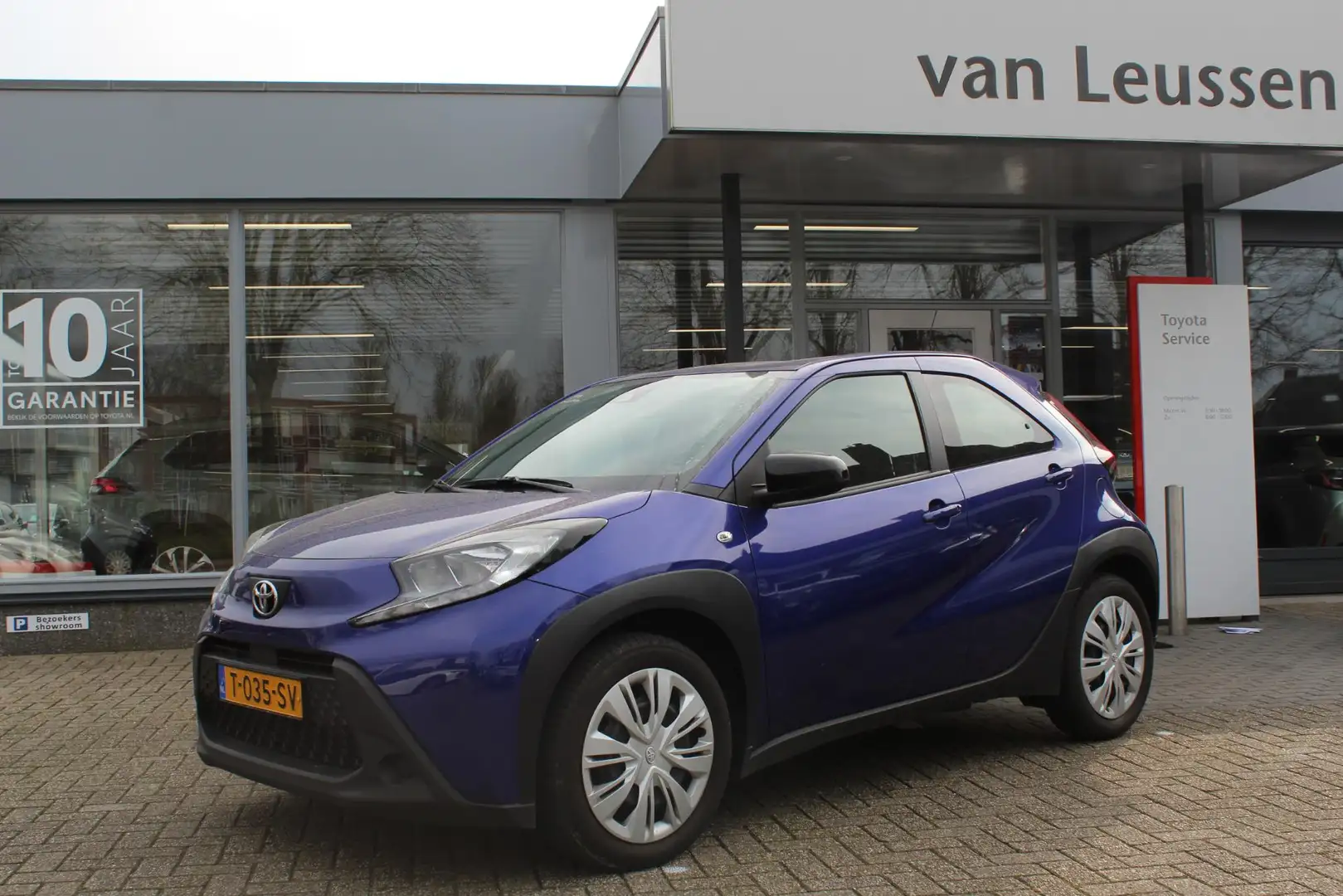 Toyota Aygo X PLAY 5-DEURS AIRCO CAMERA AD-CRUISE APPLE/ANDROID Blauw - 1