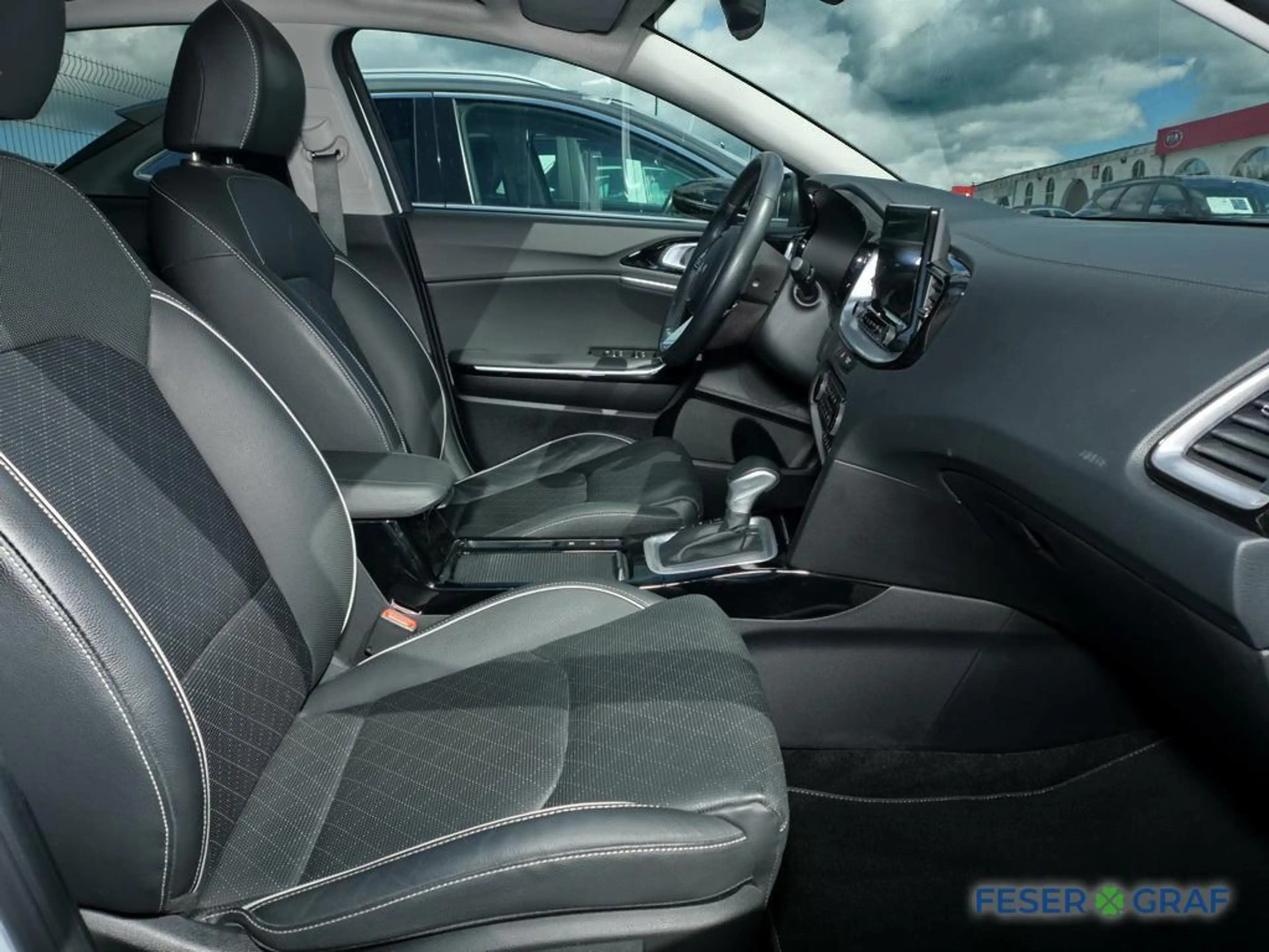 Kia XCeed 1.6T DCT7 PLATINUM GLASDACH SOUND Leder — photo 4
