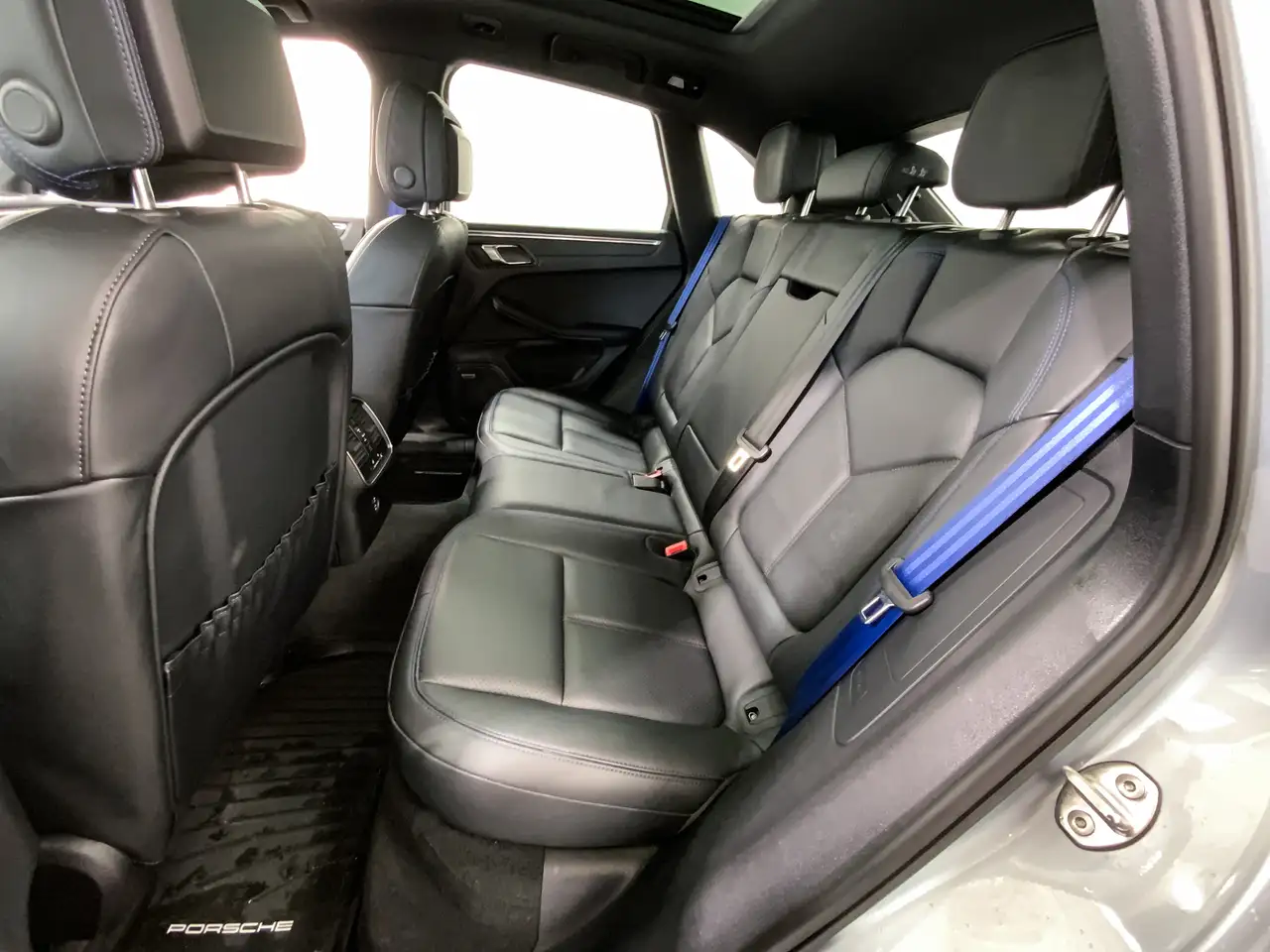 Porsche Macan снимка Porsche Macan