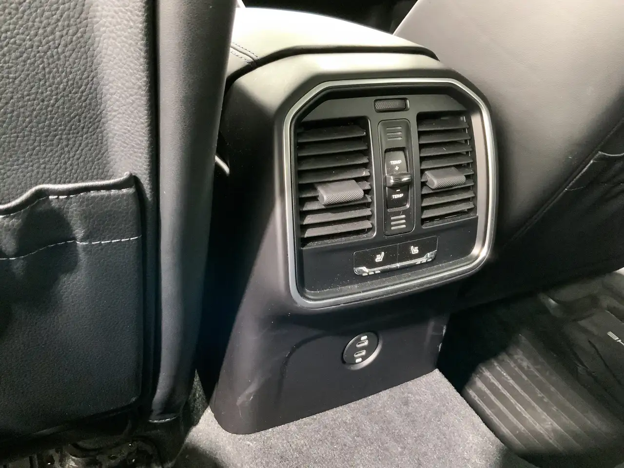 Porsche Macan снимка Porsche Macan