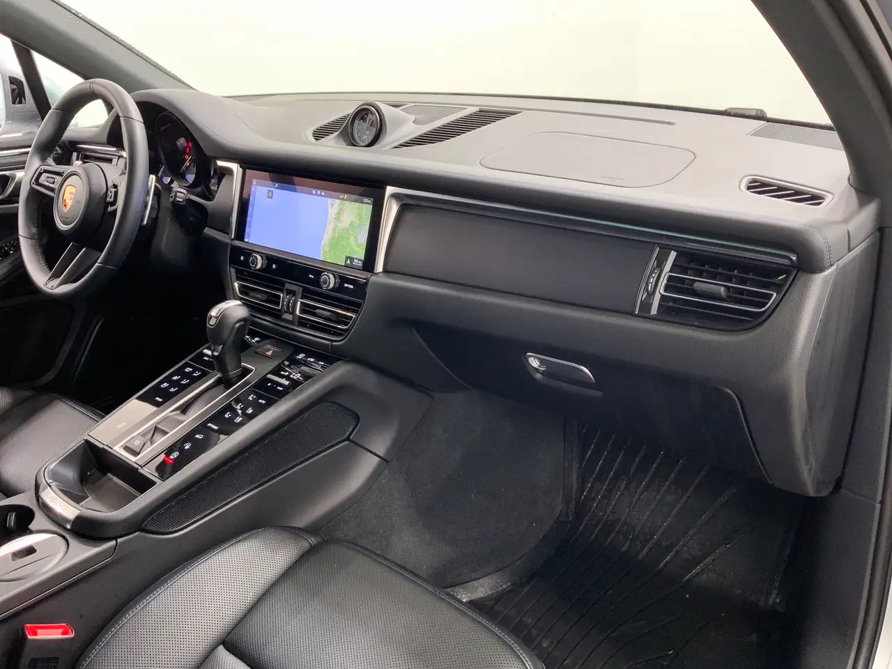 Porsche Macan снимка Porsche Macan