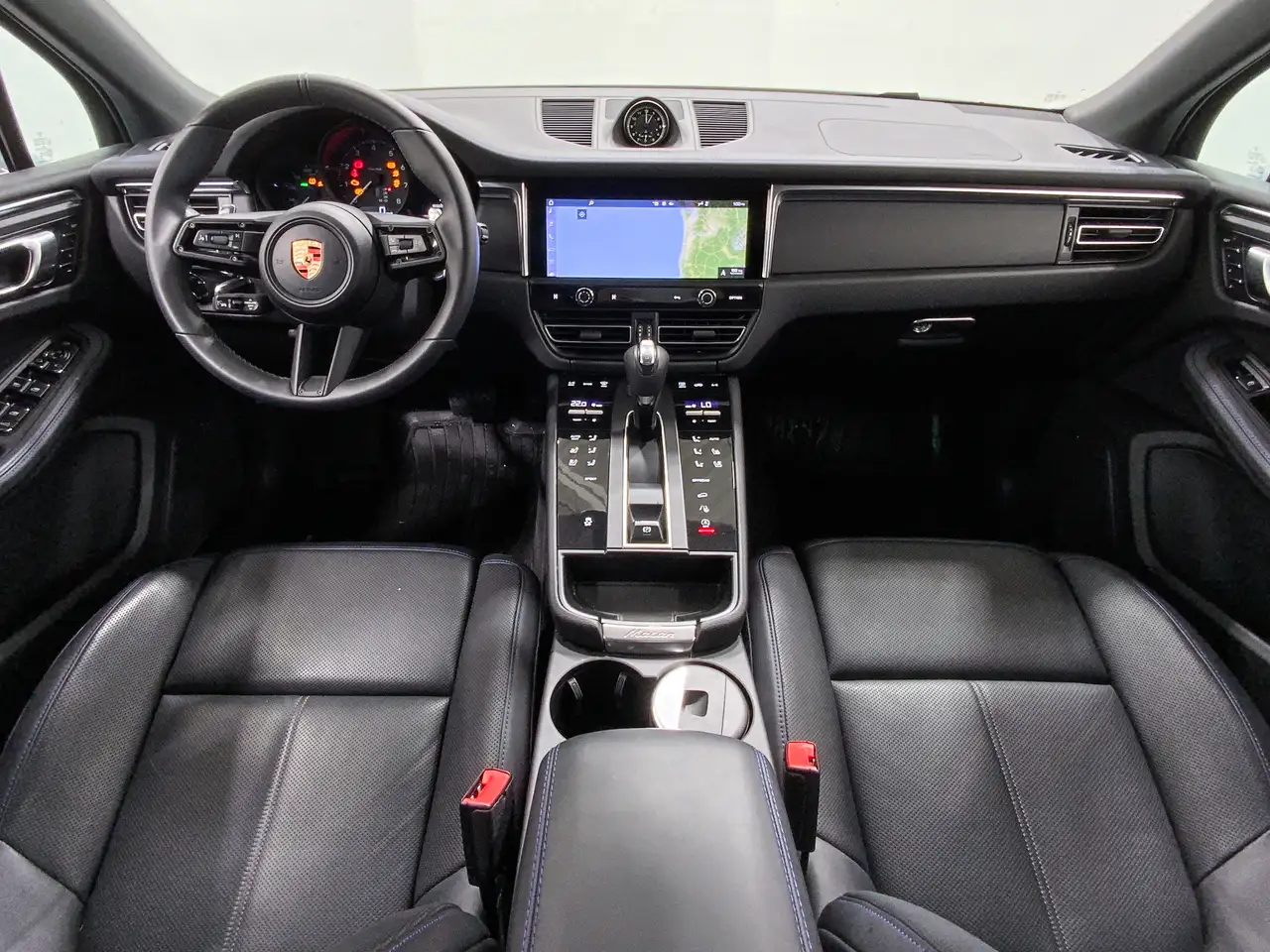 Porsche Macan снимка Porsche Macan