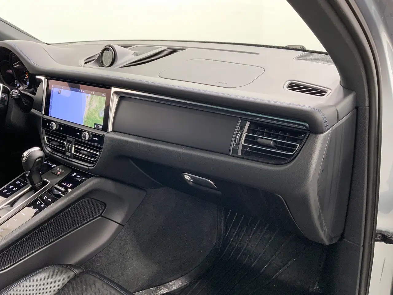 Porsche Macan снимка Porsche Macan