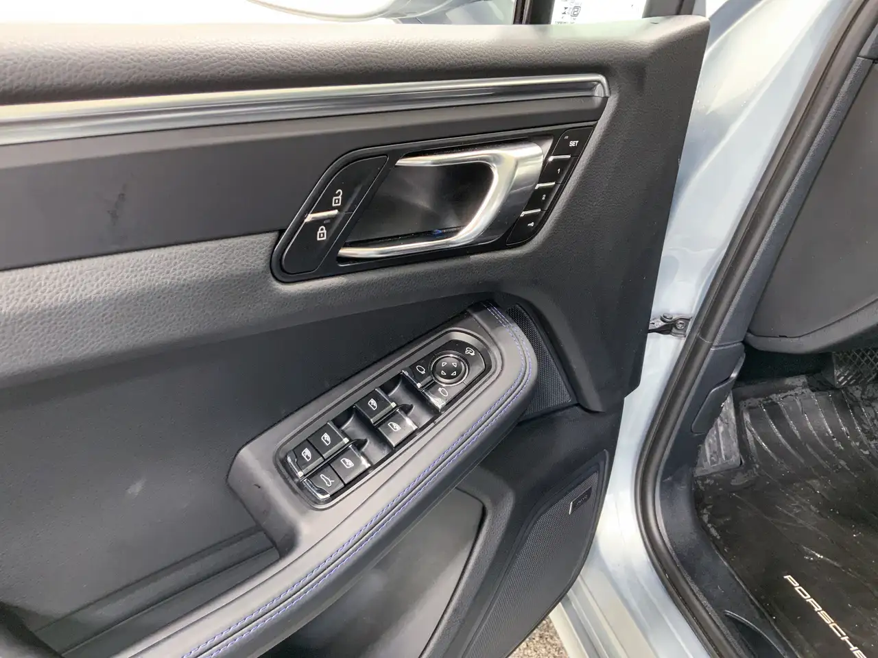 Porsche Macan снимка Porsche Macan
