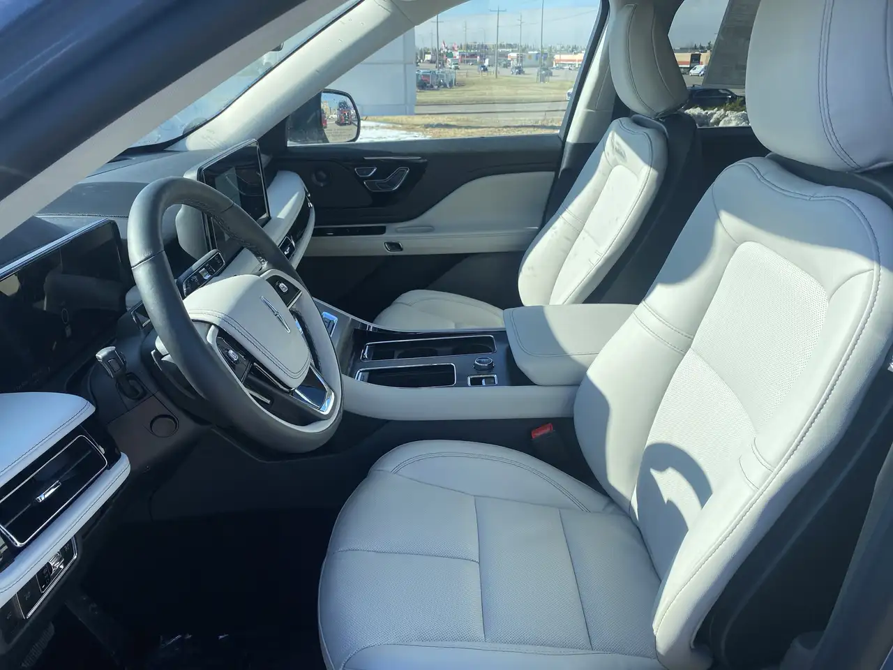 Lincoln Aviator снимка Lincoln Aviator