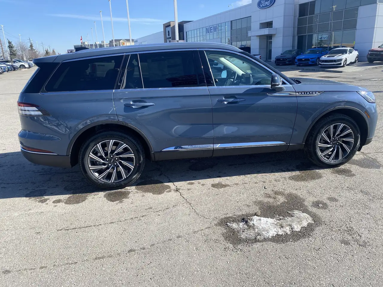 Lincoln Aviator снимка Lincoln Aviator