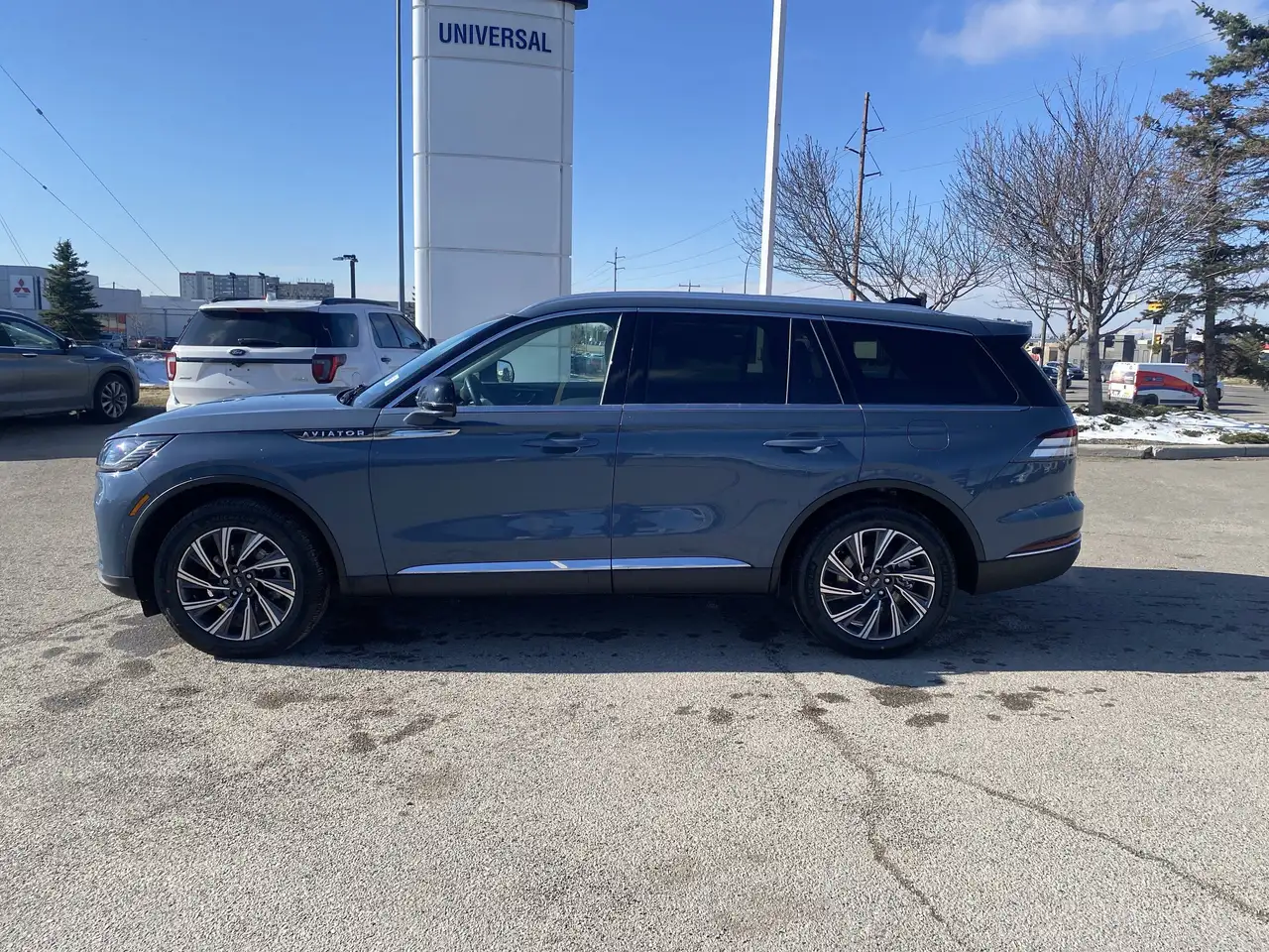 Lincoln Aviator снимка Lincoln Aviator