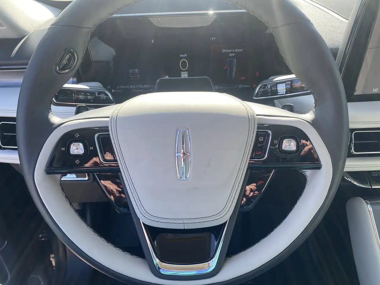 Lincoln Aviator снимка Lincoln Aviator