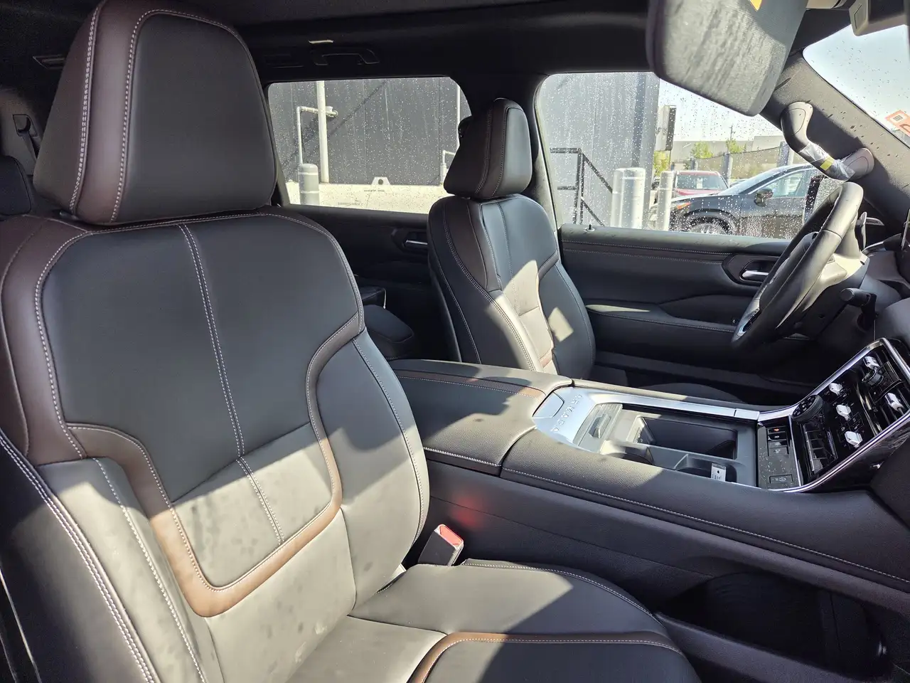 Nissan Armada снимка Nissan Armada