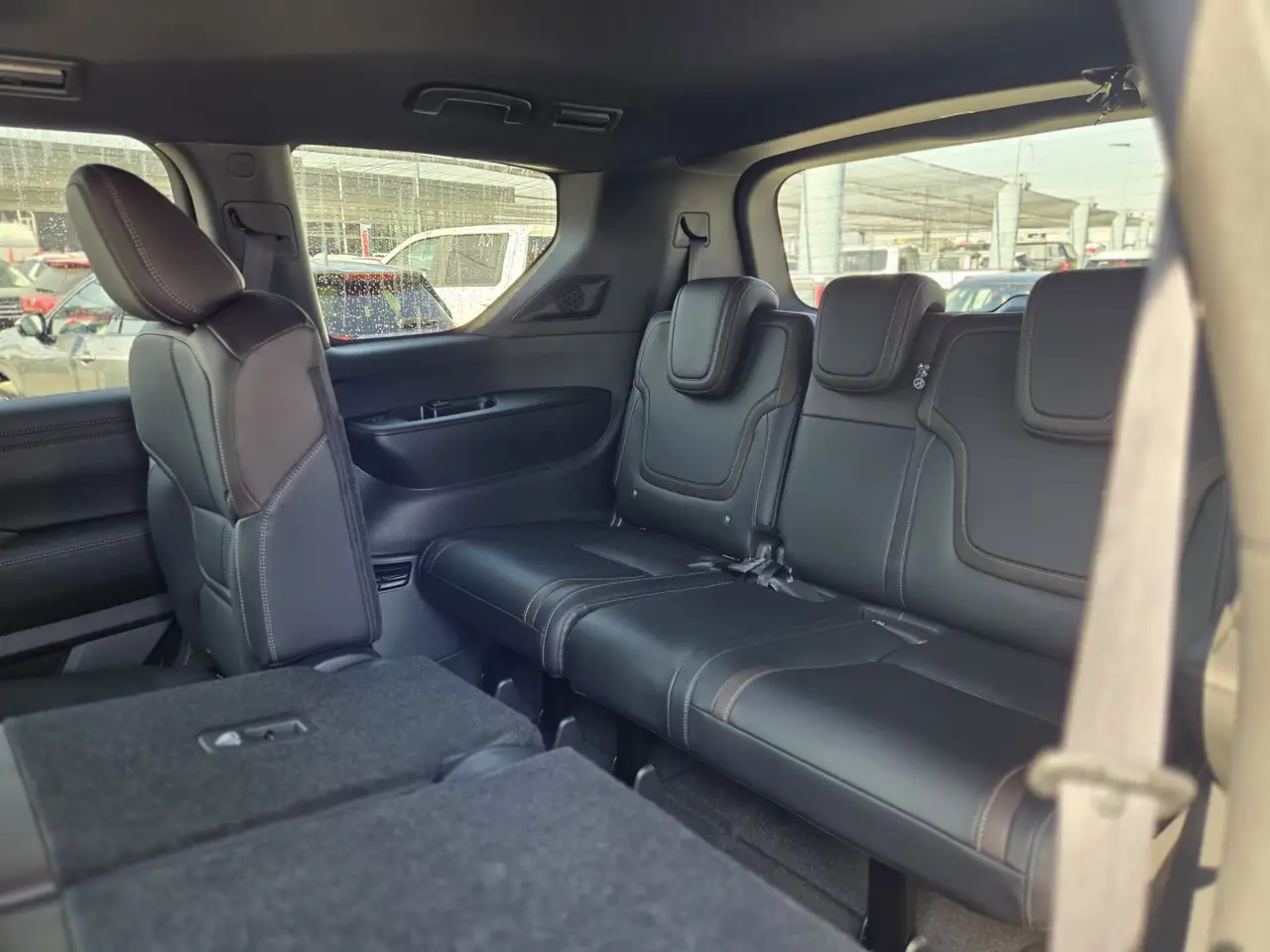 Nissan Armada снимка Nissan Armada