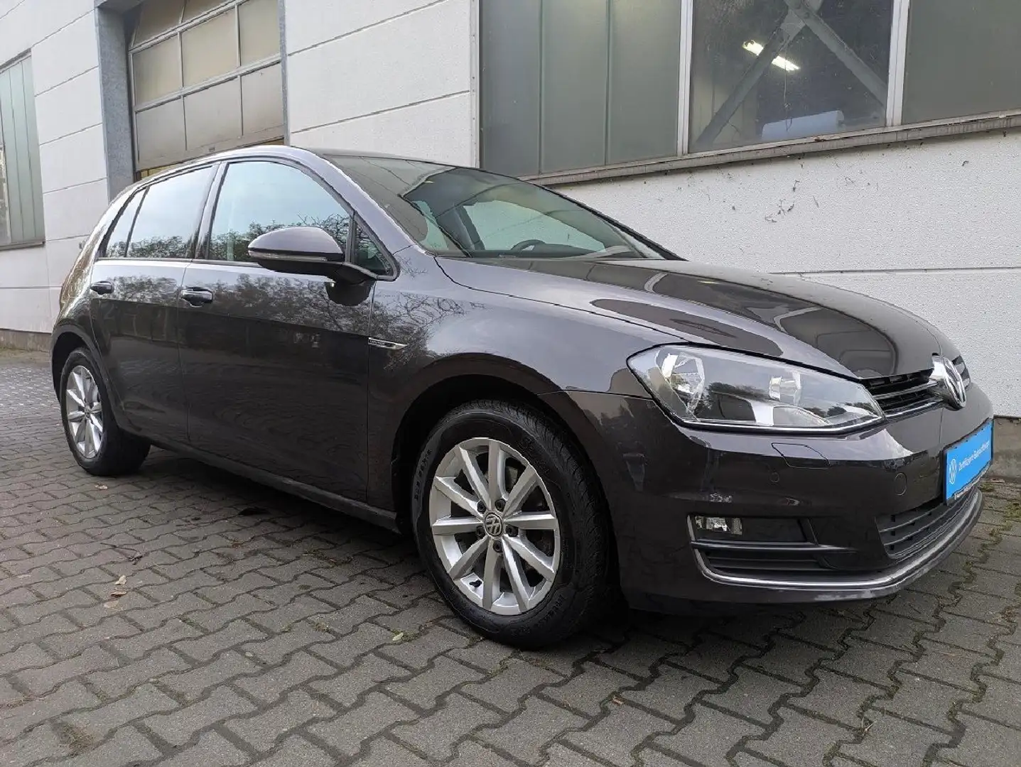 Volkswagen Golf Golf VII 1.2 TSI Lounge *SHZ,GRA,PDC* Grau - 2