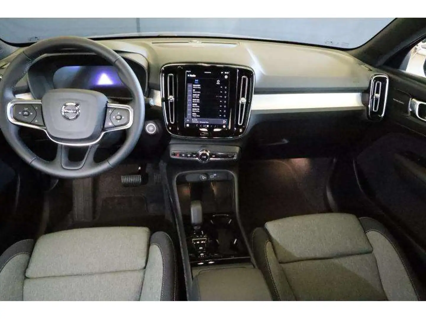 Volvo XC40 Plus Noir - 2