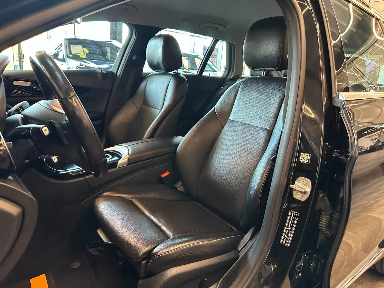 2017 Mercedes-Benz C 180 *TÜV/SERVICE NEU*TEMPO*NAV*LED*SZHZ*, photograph 9