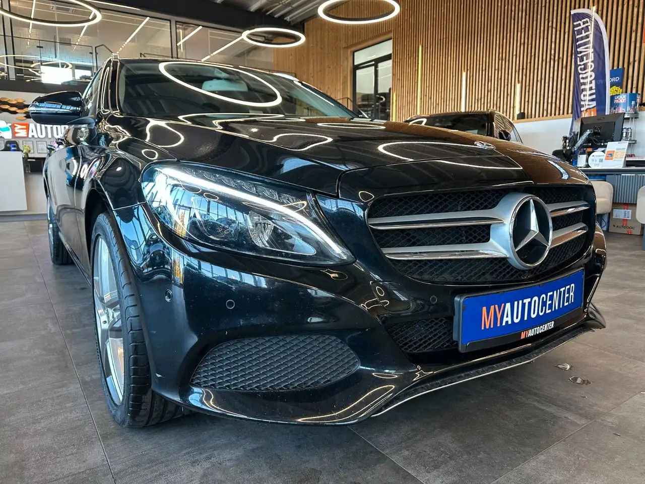 2017 Mercedes-Benz C 180 *TÜV/SERVICE NEU*TEMPO*NAV*LED*SZHZ*, photograph 3