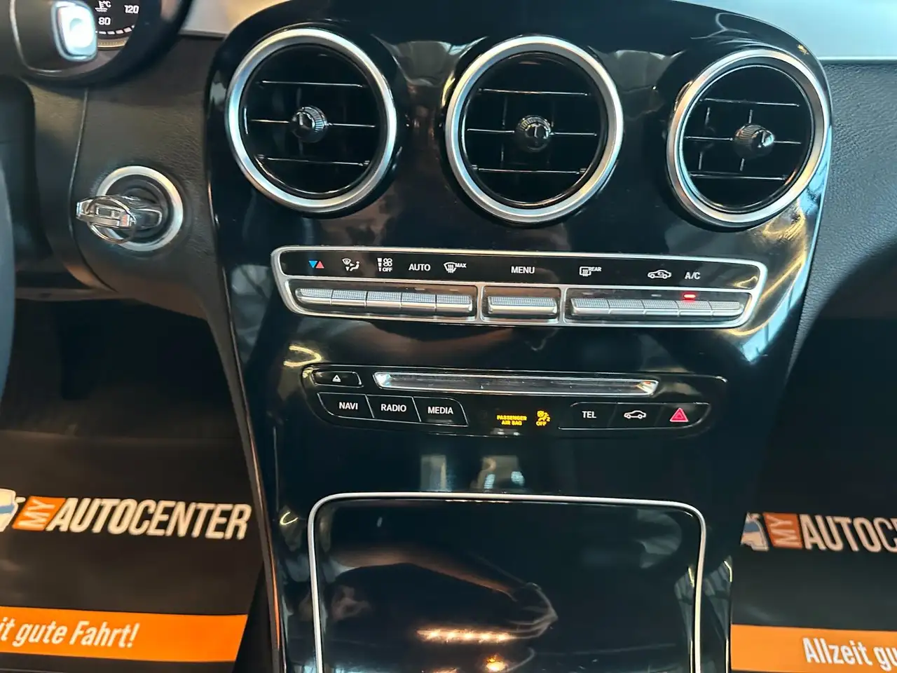 2017 Mercedes-Benz C 180 *TÜV/SERVICE NEU*TEMPO*NAV*LED*SZHZ*, photograph 11
