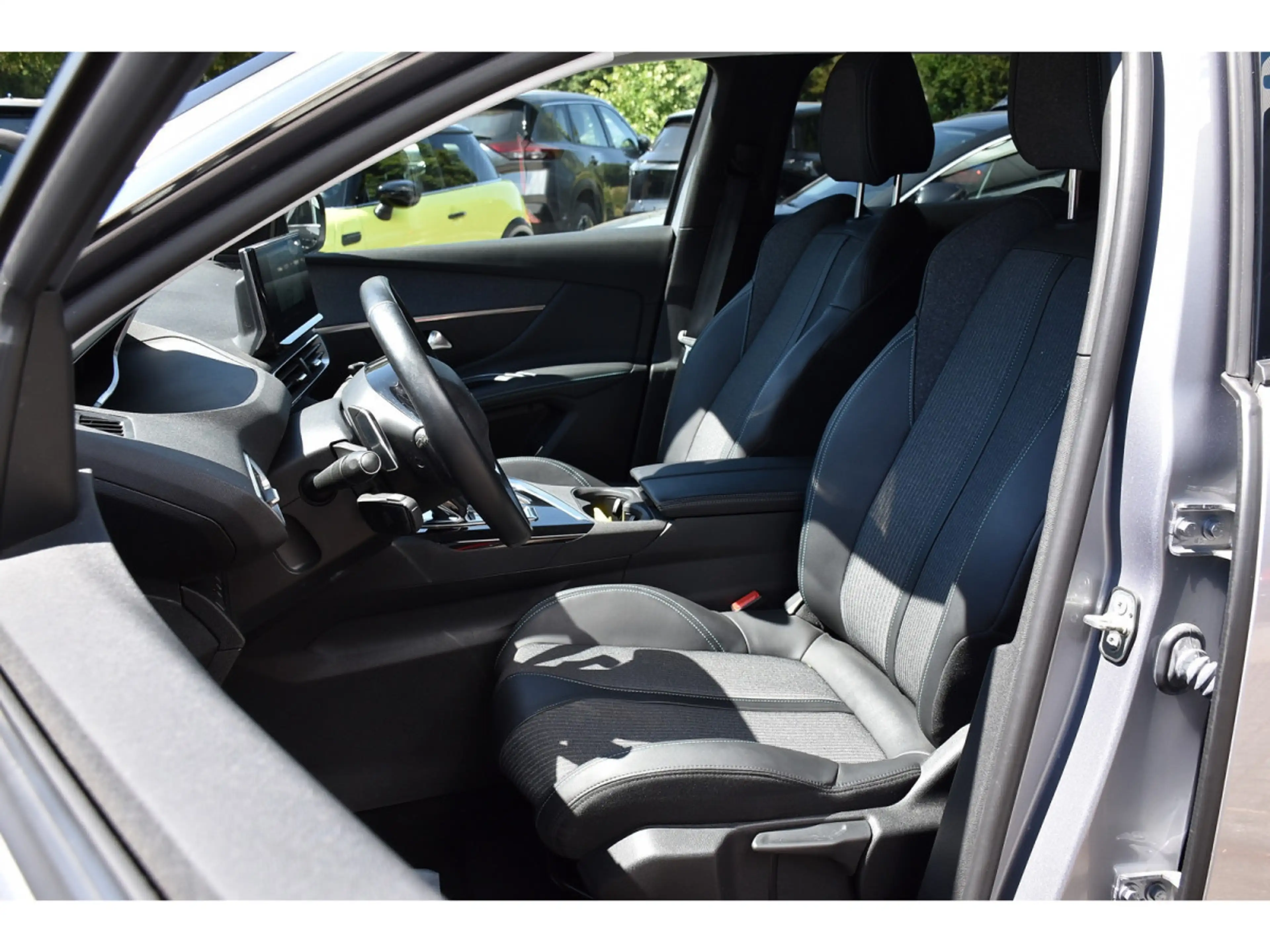 Peugeot 3008 1.6 Hybrid PHEV 224 Allure e-EAT8 ACC SIDE CAM 1°M — photo 6