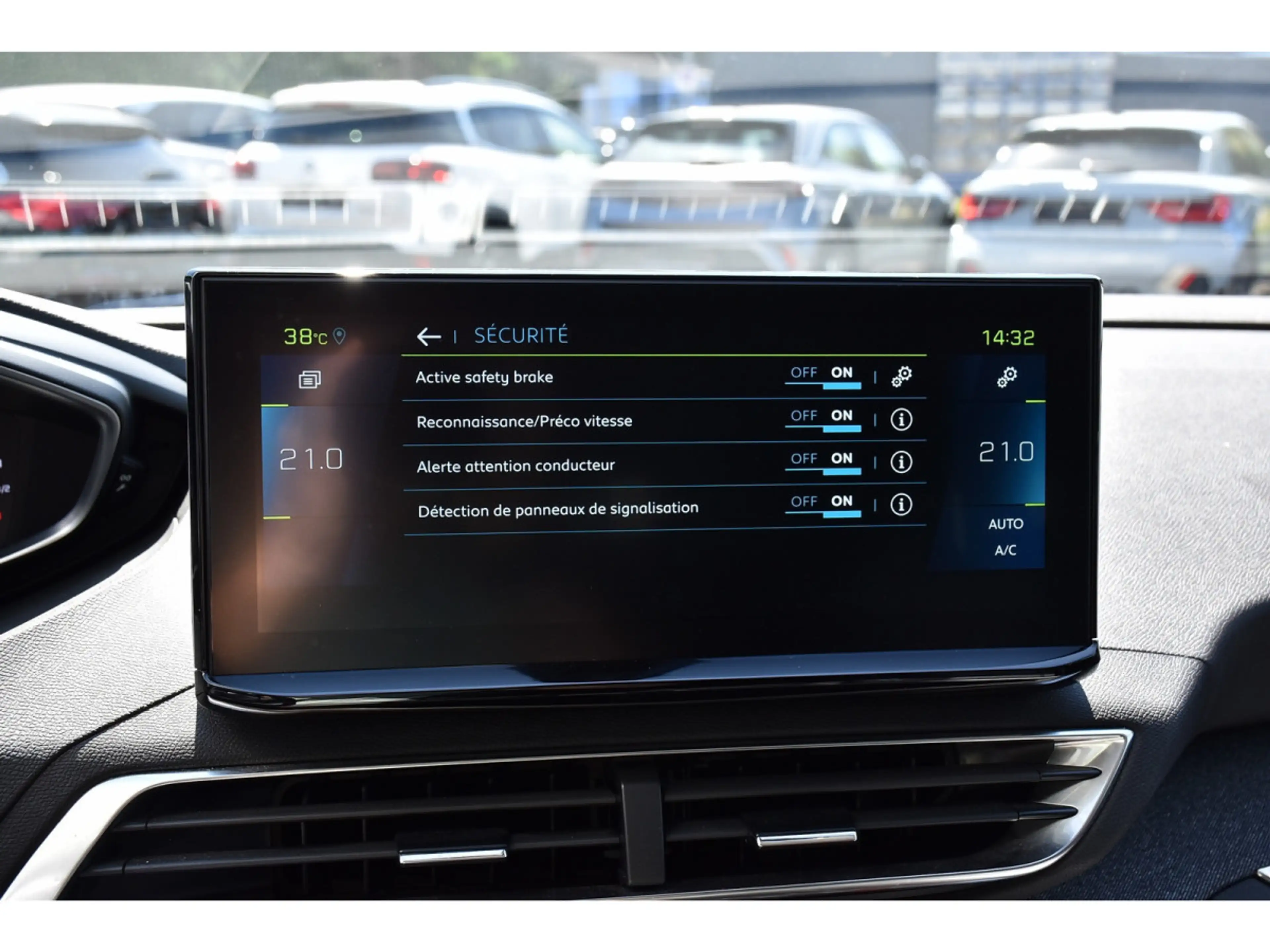 Peugeot 3008 1.6 Hybrid PHEV 224 Allure e-EAT8 ACC SIDE CAM 1°M — photo 14