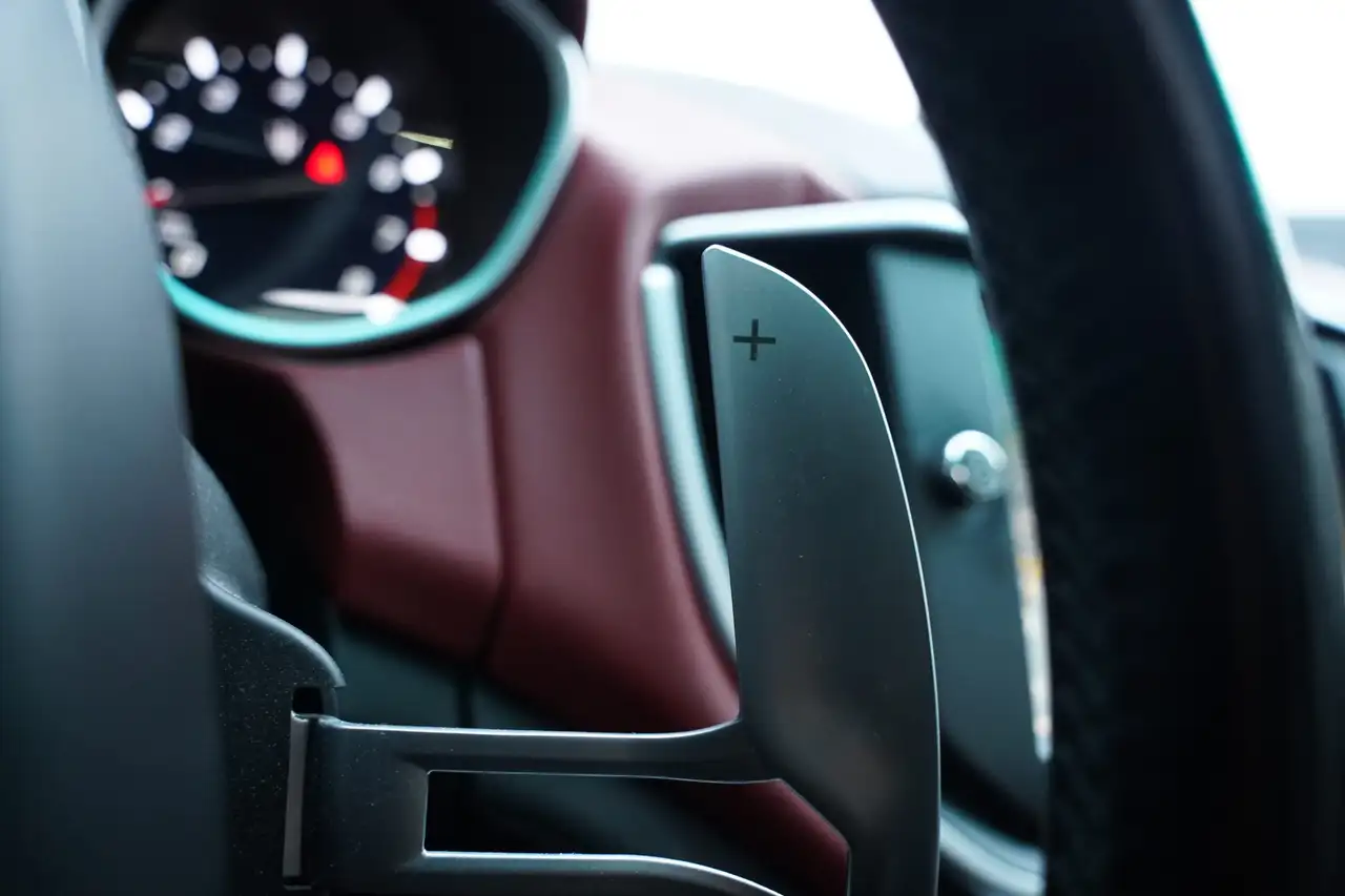 Maserati Ghibli снимка Maserati Ghibli