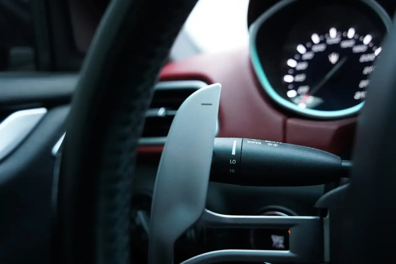 Maserati Ghibli снимка Maserati Ghibli