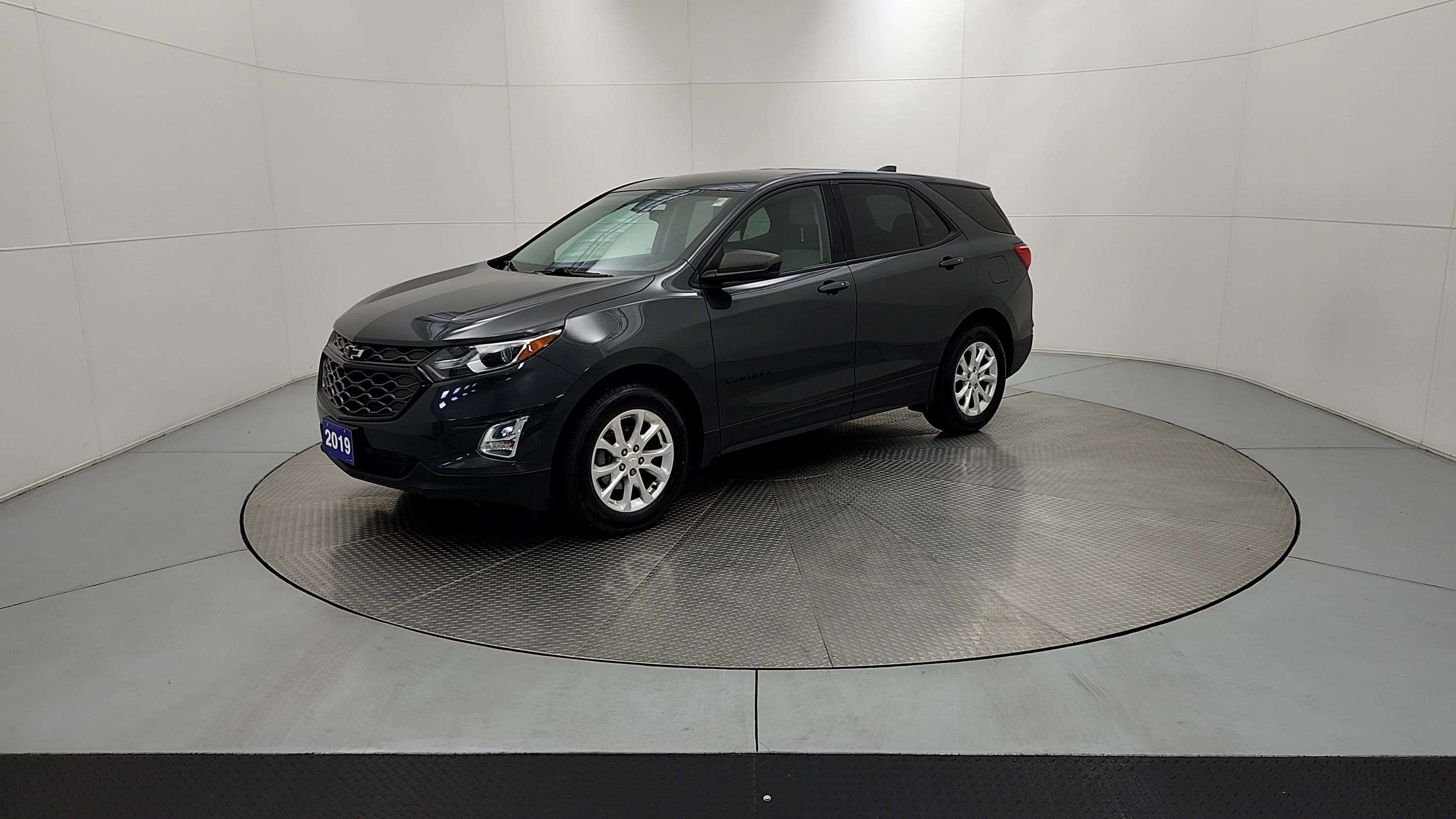 2019 Chevrolet Equinox LS — снимка 1