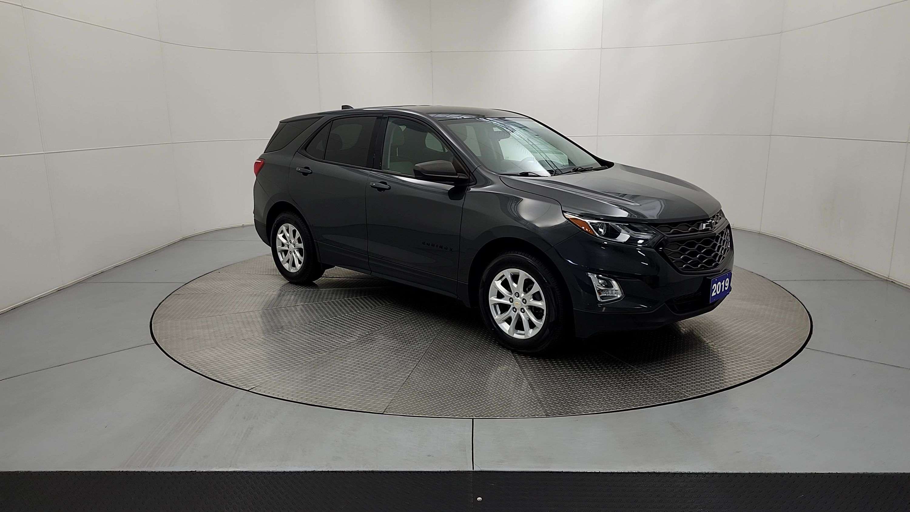 2019 Chevrolet Equinox LS — снимка 1