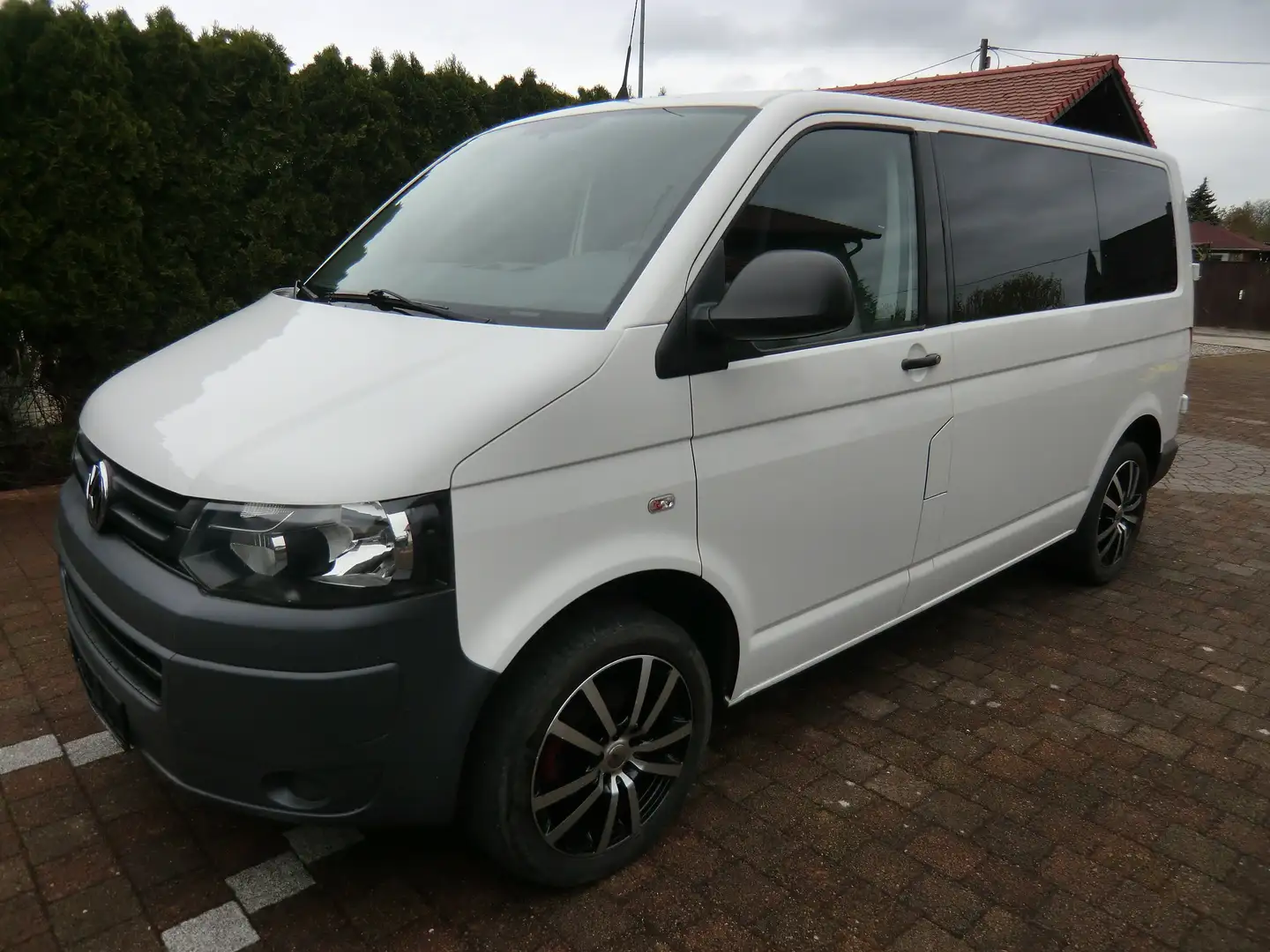 Volkswagen T5 Kombi Kombi, 2-2-3, Klima, Tempomat, AHK, Weiß - 1