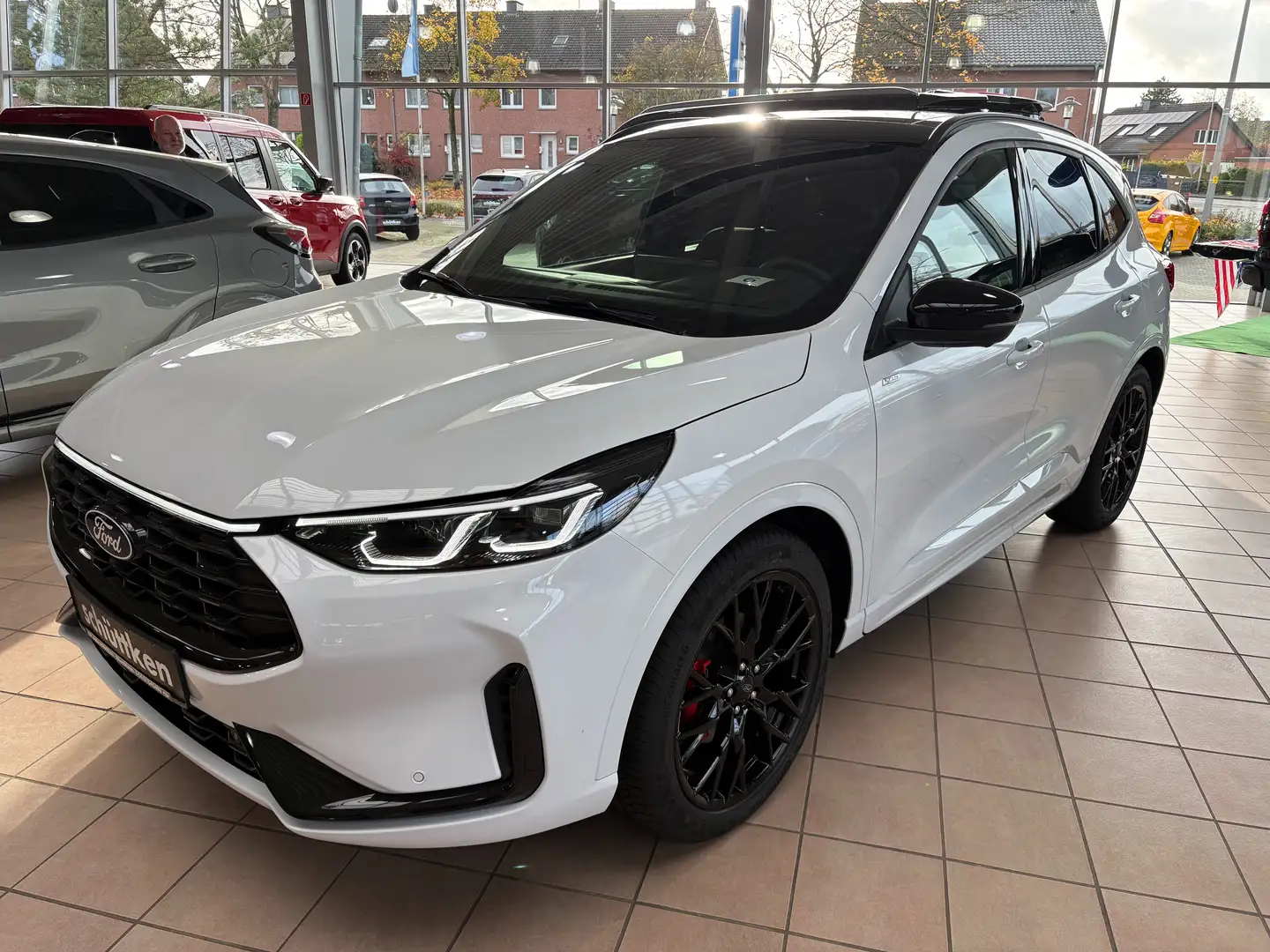 Ford Kuga 2.5 FHEV Aut. ST-Line X Black Package PANO, Matrix Weiß - 1