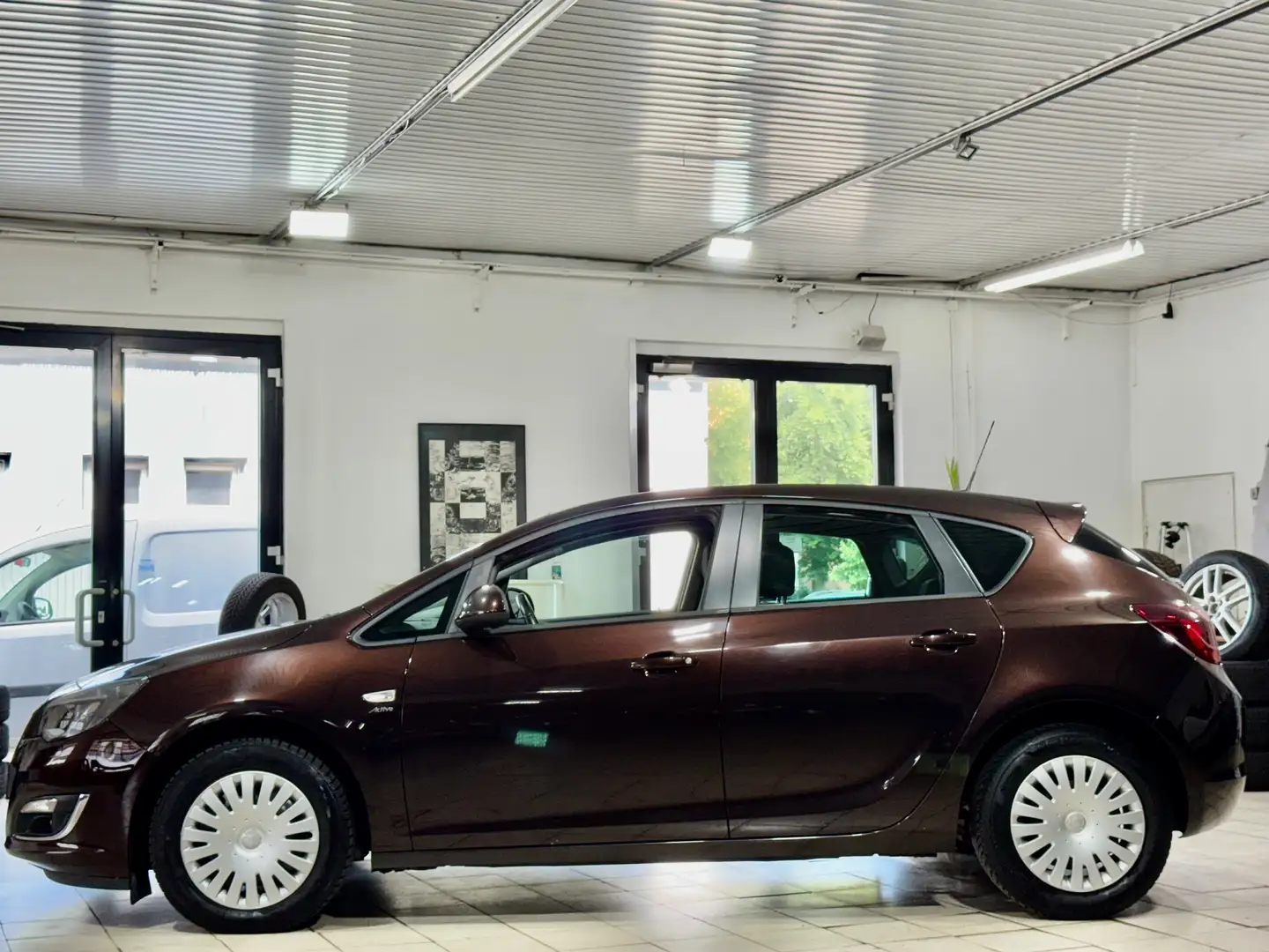 Opel Astra J Lim.*Active*Bi-Xen*PDC*SHZ*GRA*Flex-Fix Braun - 2
