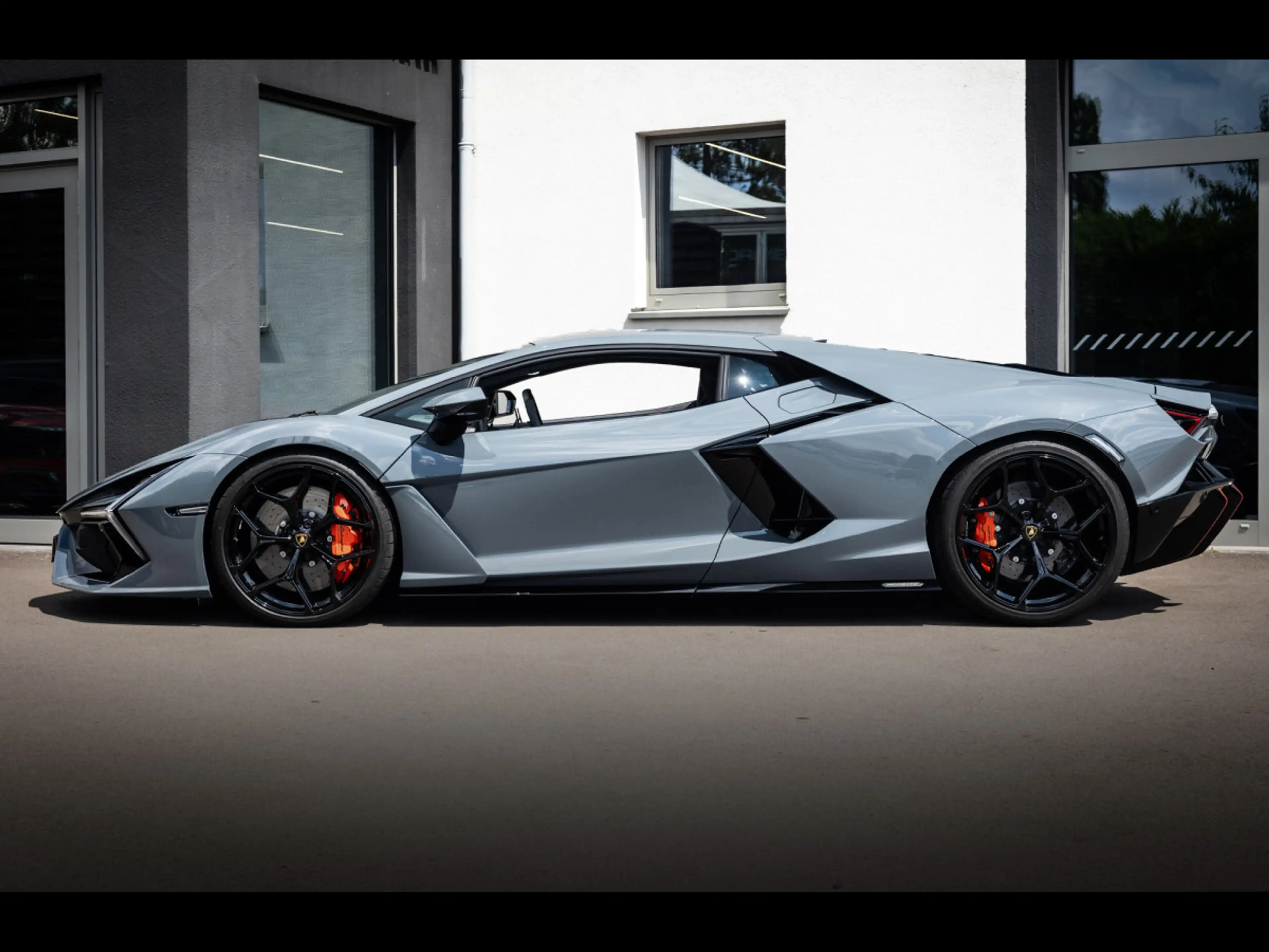 Lamborghini Revuelto 6.5 V12 HPEV°GRIGIO TELESTO°PPF°CARBON°SONUS°LIFT — photo 2