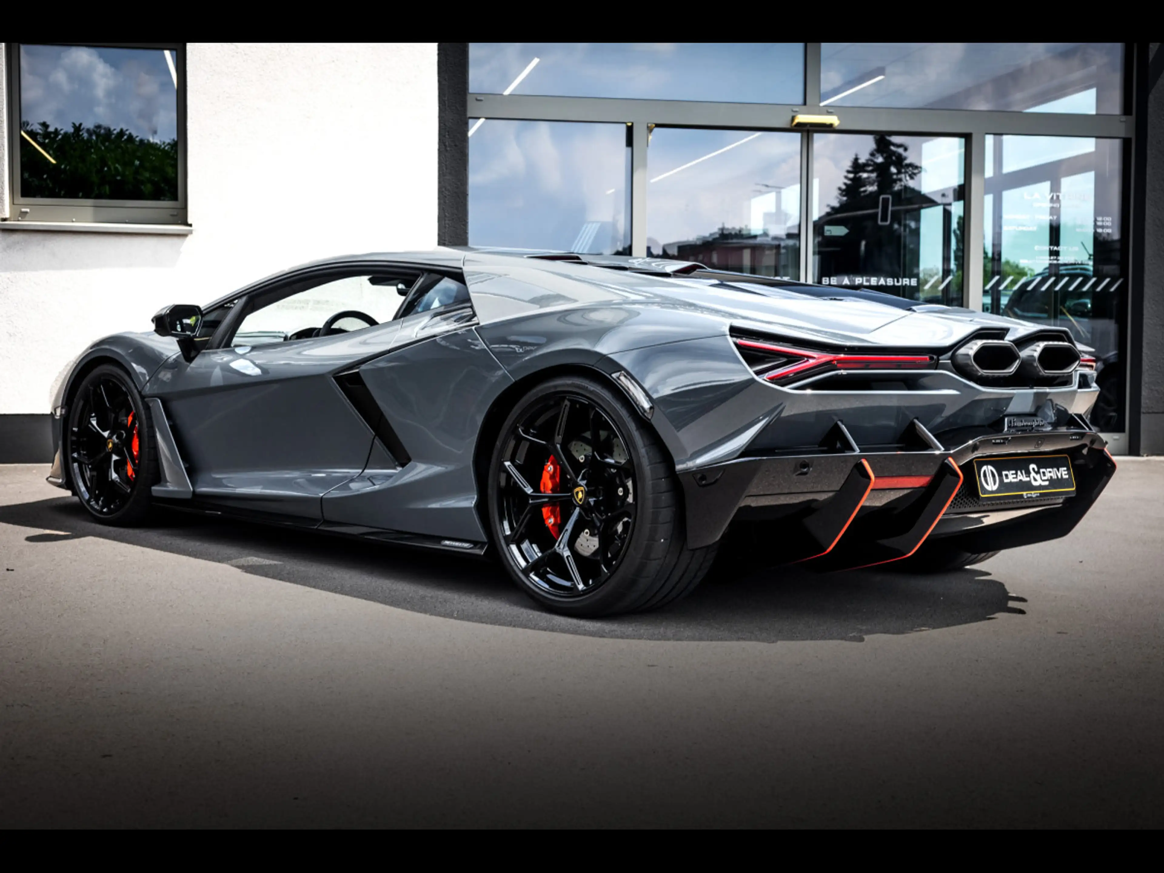 Lamborghini Revuelto 6.5 V12 HPEV°GRIGIO TELESTO°PPF°CARBON°SONUS°LIFT — photo 3
