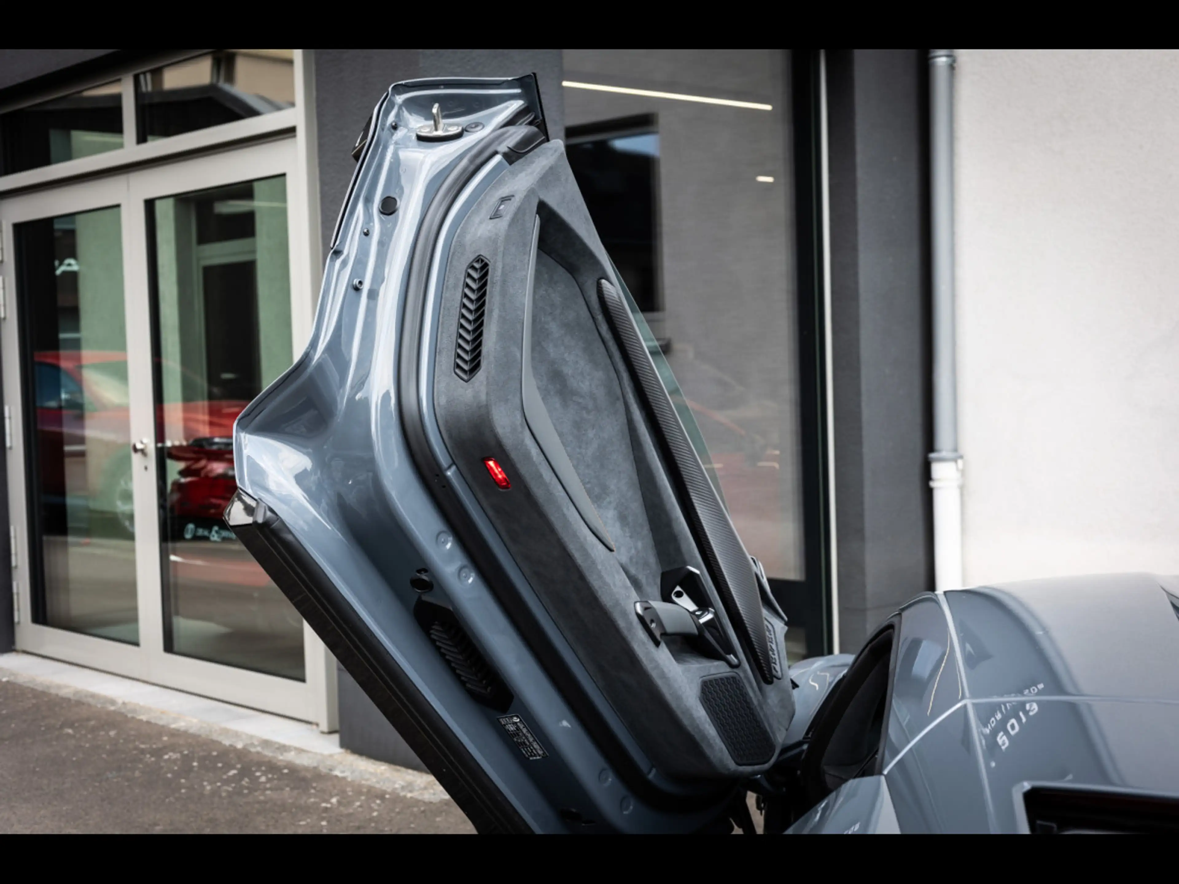 Lamborghini Revuelto 6.5 V12 HPEV°GRIGIO TELESTO°PPF°CARBON°SONUS°LIFT — photo 9