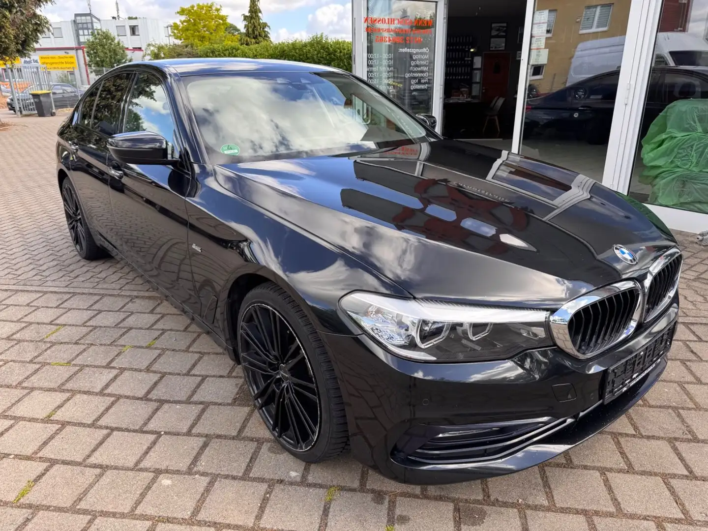 BMW 520 Baureihe 5 Lim. 520 i Sport Line Zwart - 2