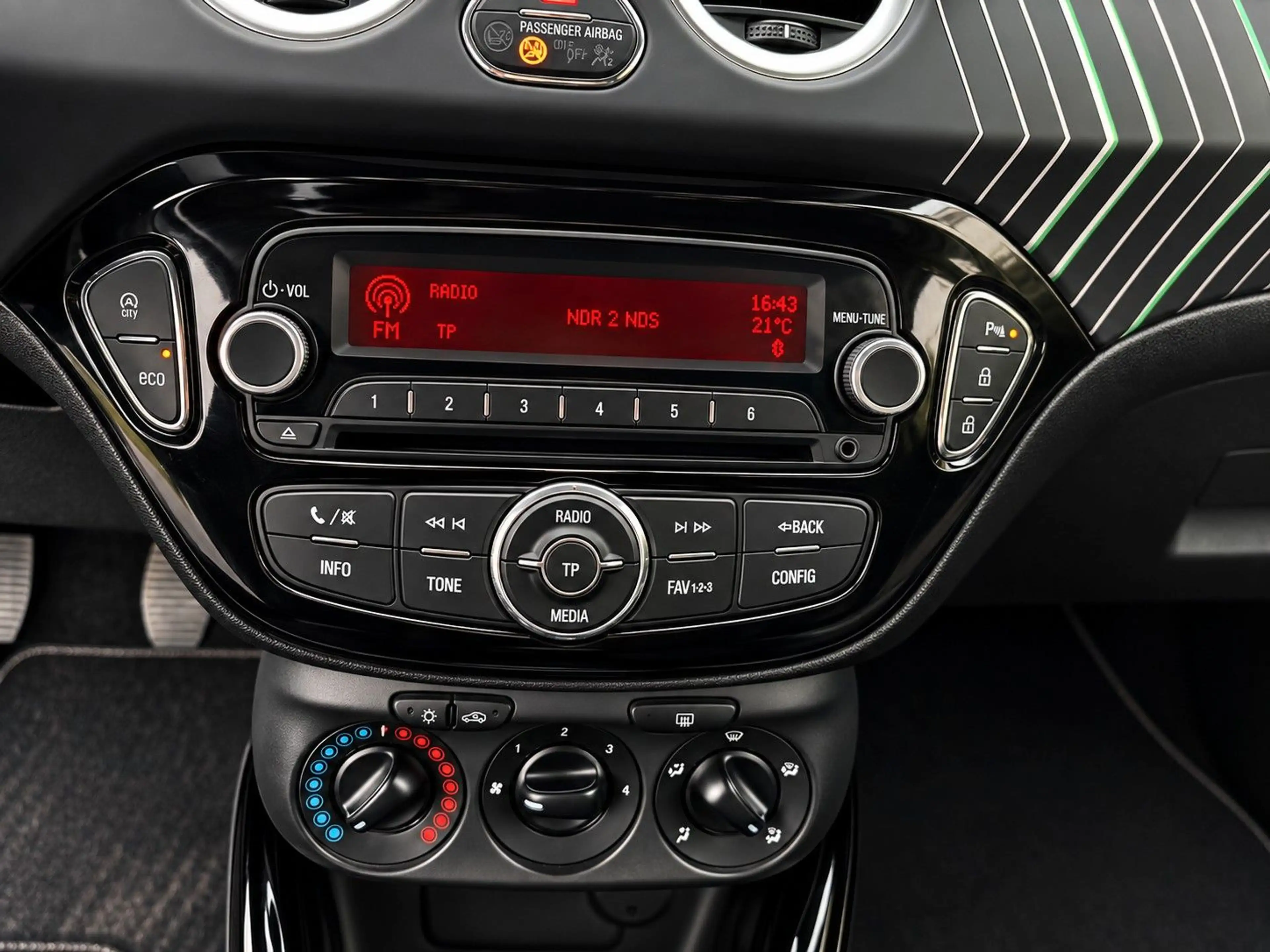 Opel Adam Open Air ecoFlex 90PS TÜV NEU Panorama-Dach — photo 12