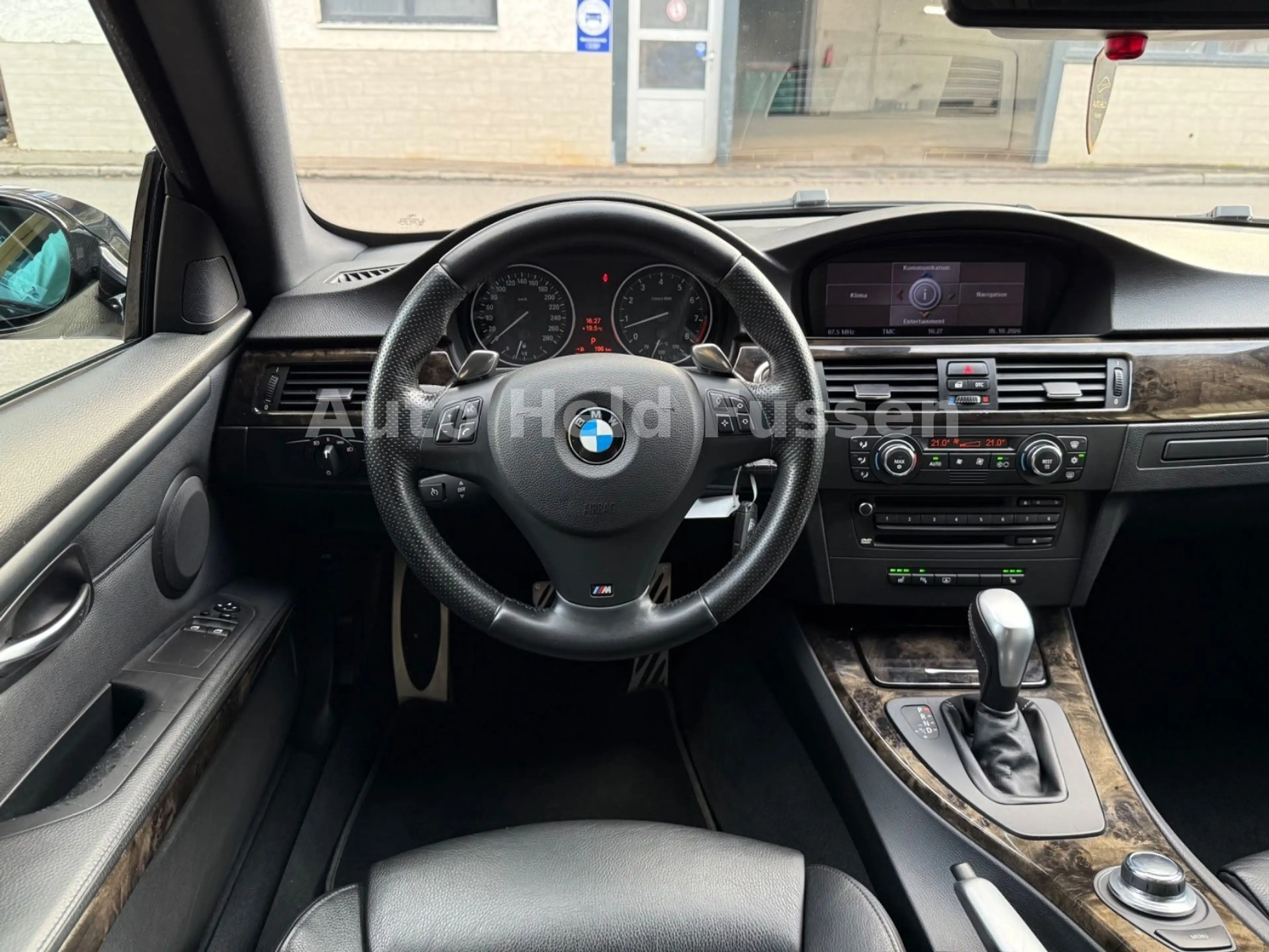 BMW 335 i Coupe M-Paket Aut Navi Leder Temp Shz — photo 9