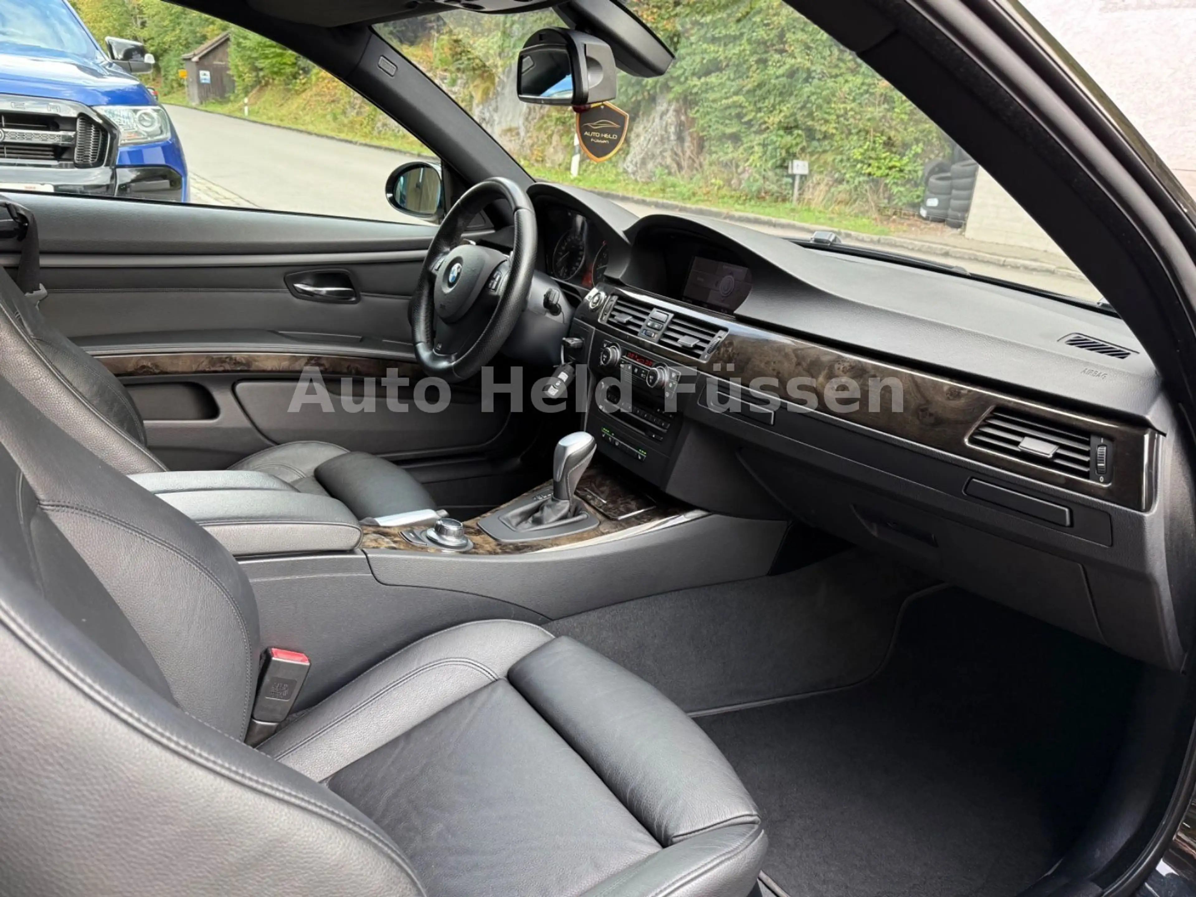 BMW 335 i Coupe M-Paket Aut Navi Leder Temp Shz — photo 11