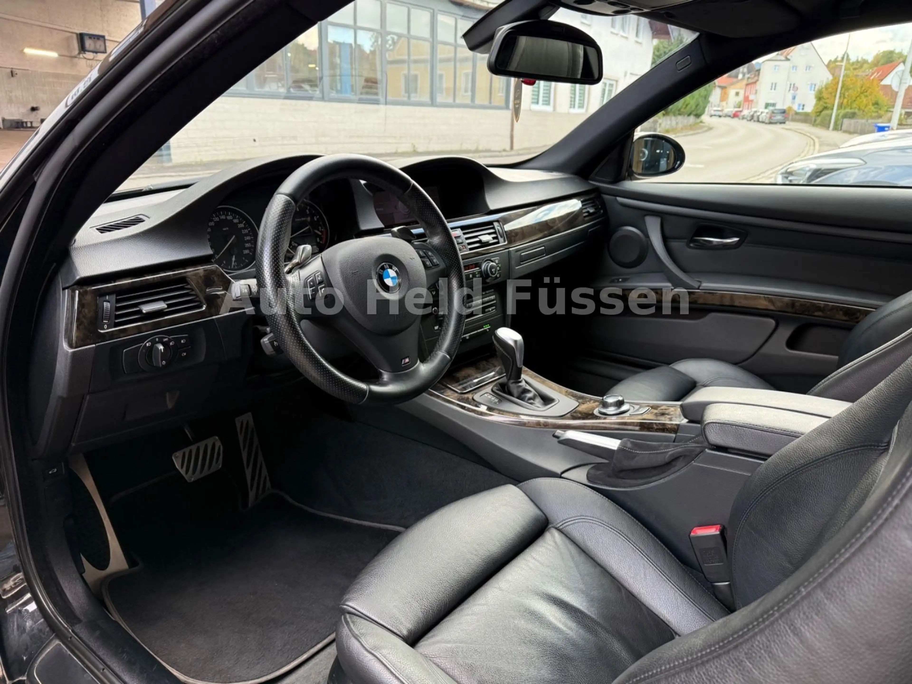 BMW 335 i Coupe M-Paket Aut Navi Leder Temp Shz — photo 8