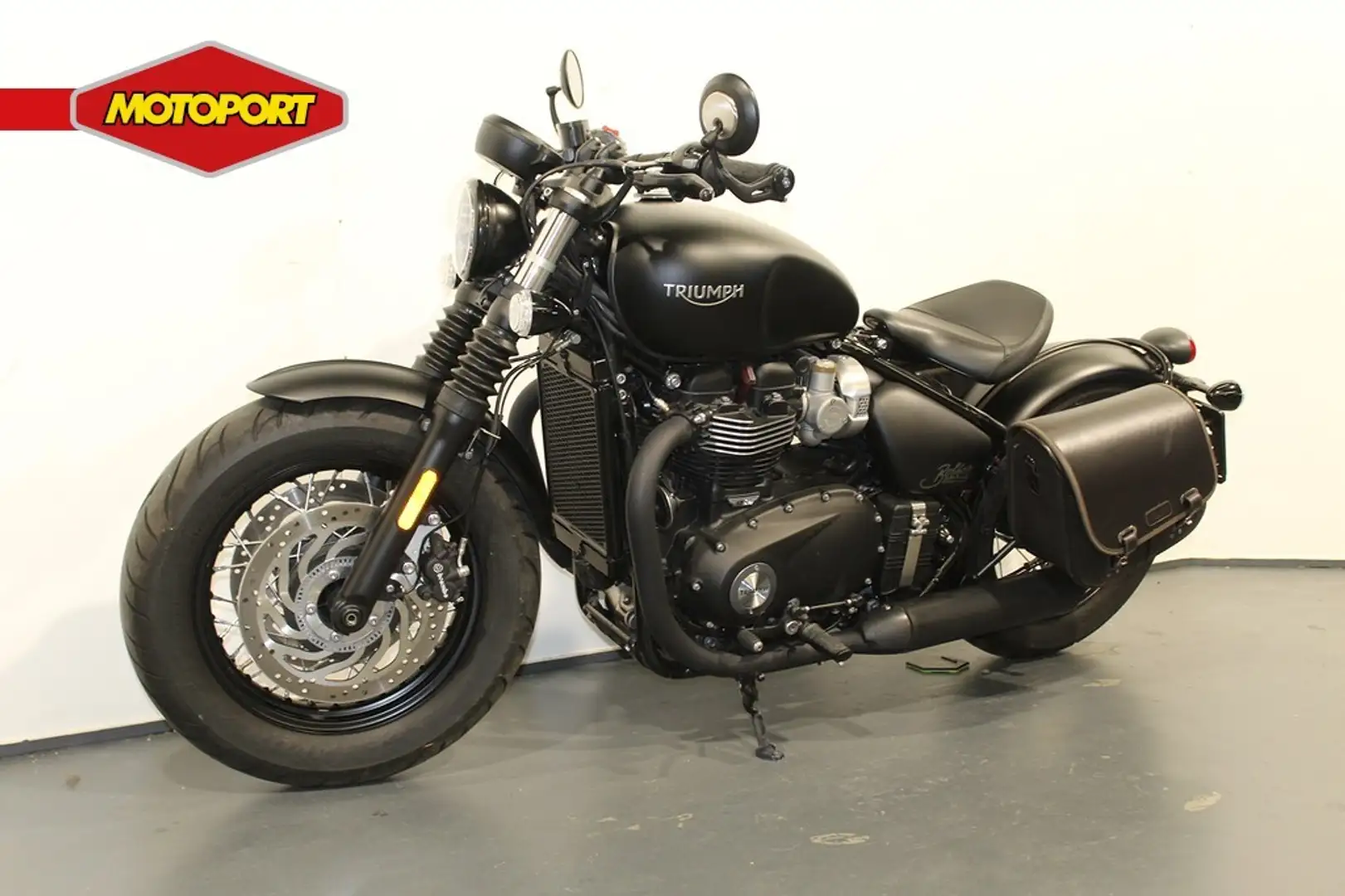 Triumph Bonneville Bobber Black Schwarz - 2
