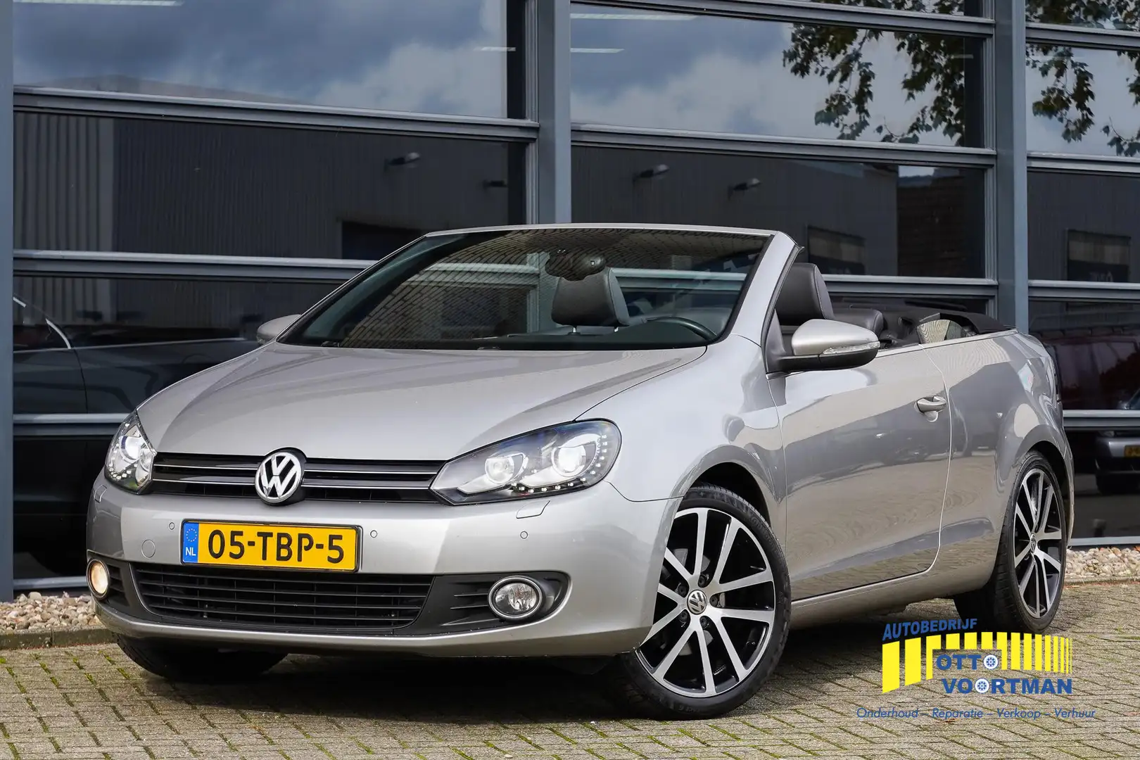 Volkswagen Golf Cabriolet TSI 105PK |Xenon|Afn.Trekhaak|Zeer netjes| Gri - 1