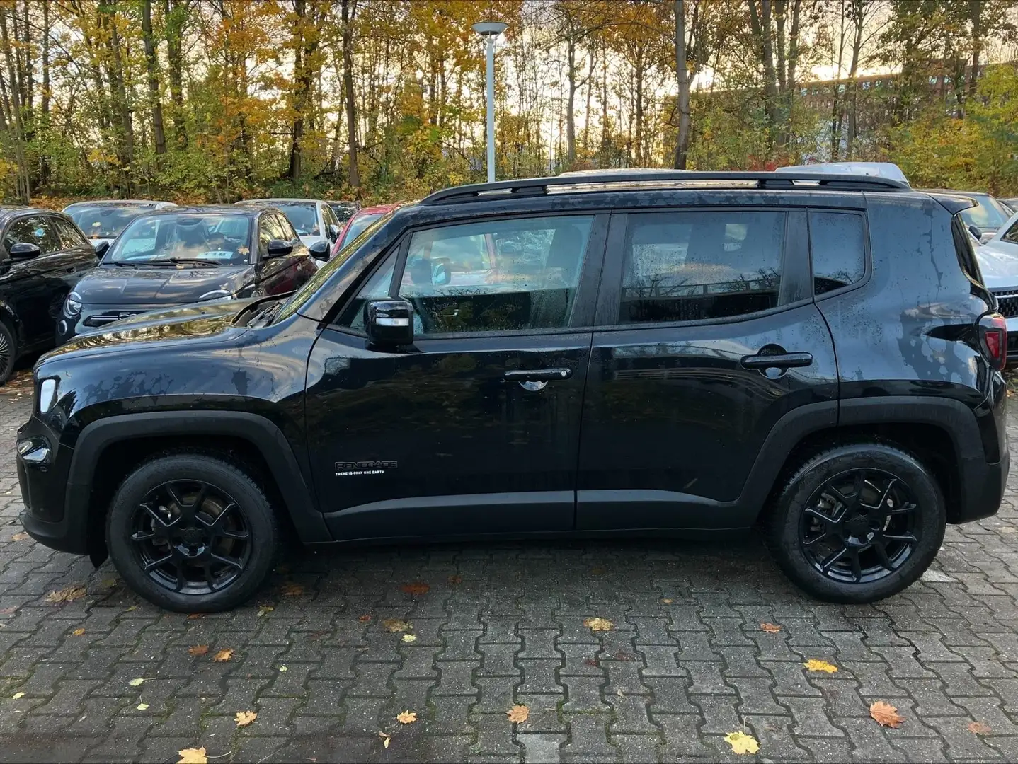Jeep Renegade e-Hybrid Upland 1.5 KIMAAUTOMATIK Schwarz - 2