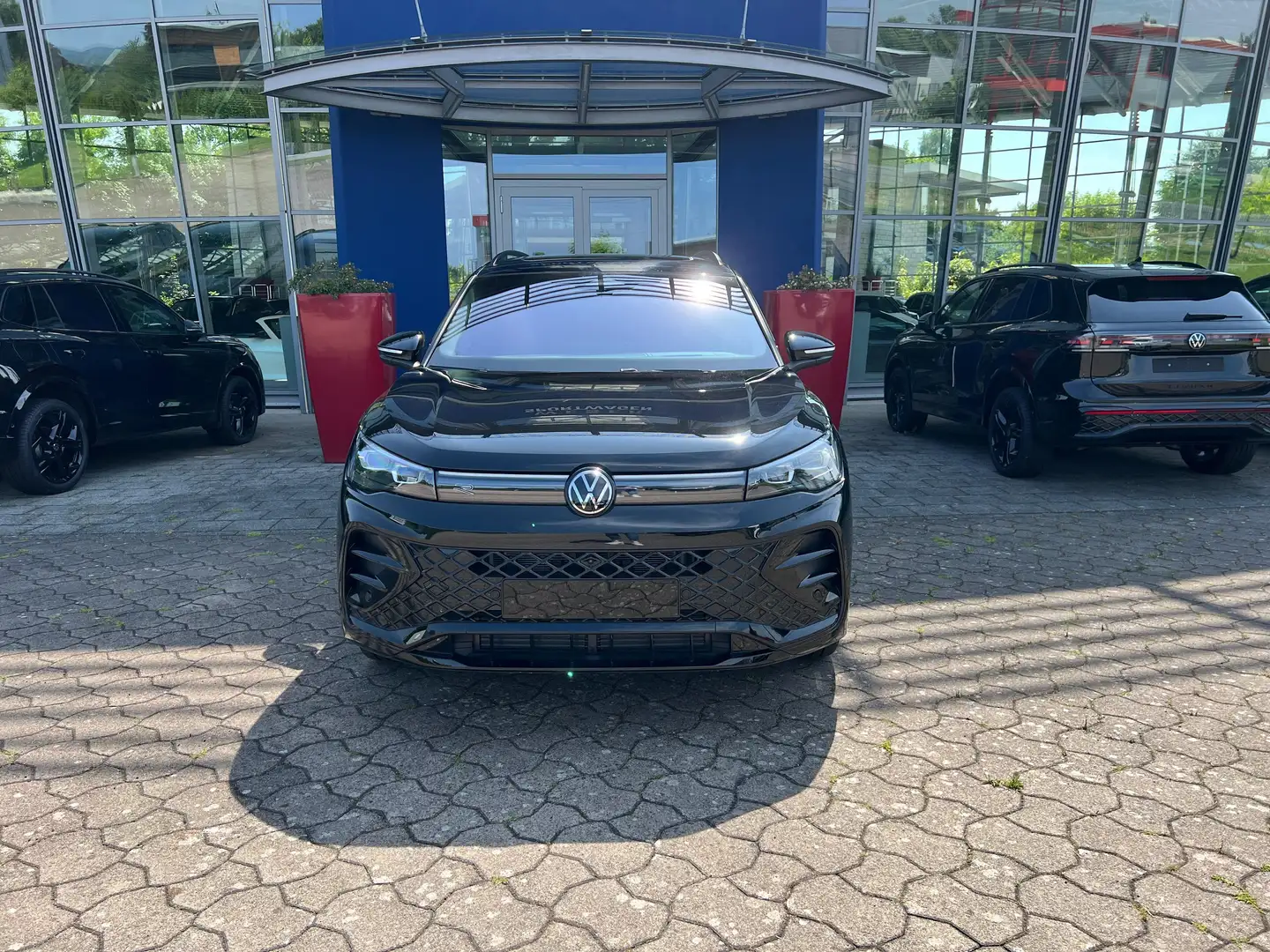 Volkswagen Tiguan Tiguan R-Line 2.0 TDI 4M/StHzg/BlckStyl/Pano/AHK Noir - 2